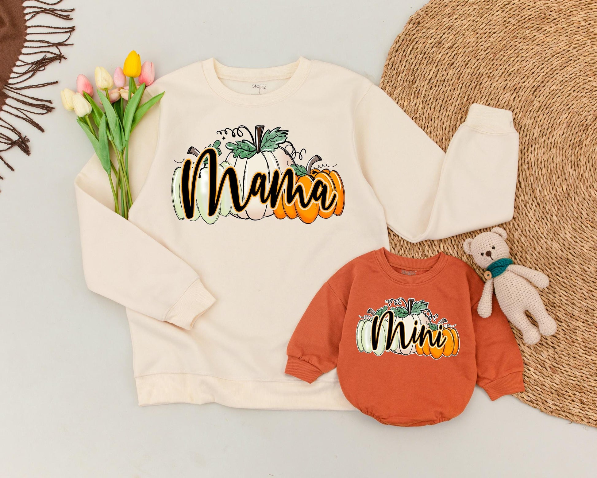 Matching Mama Mini Pumpkin Sweatshirts – Retro Halloween Outfits