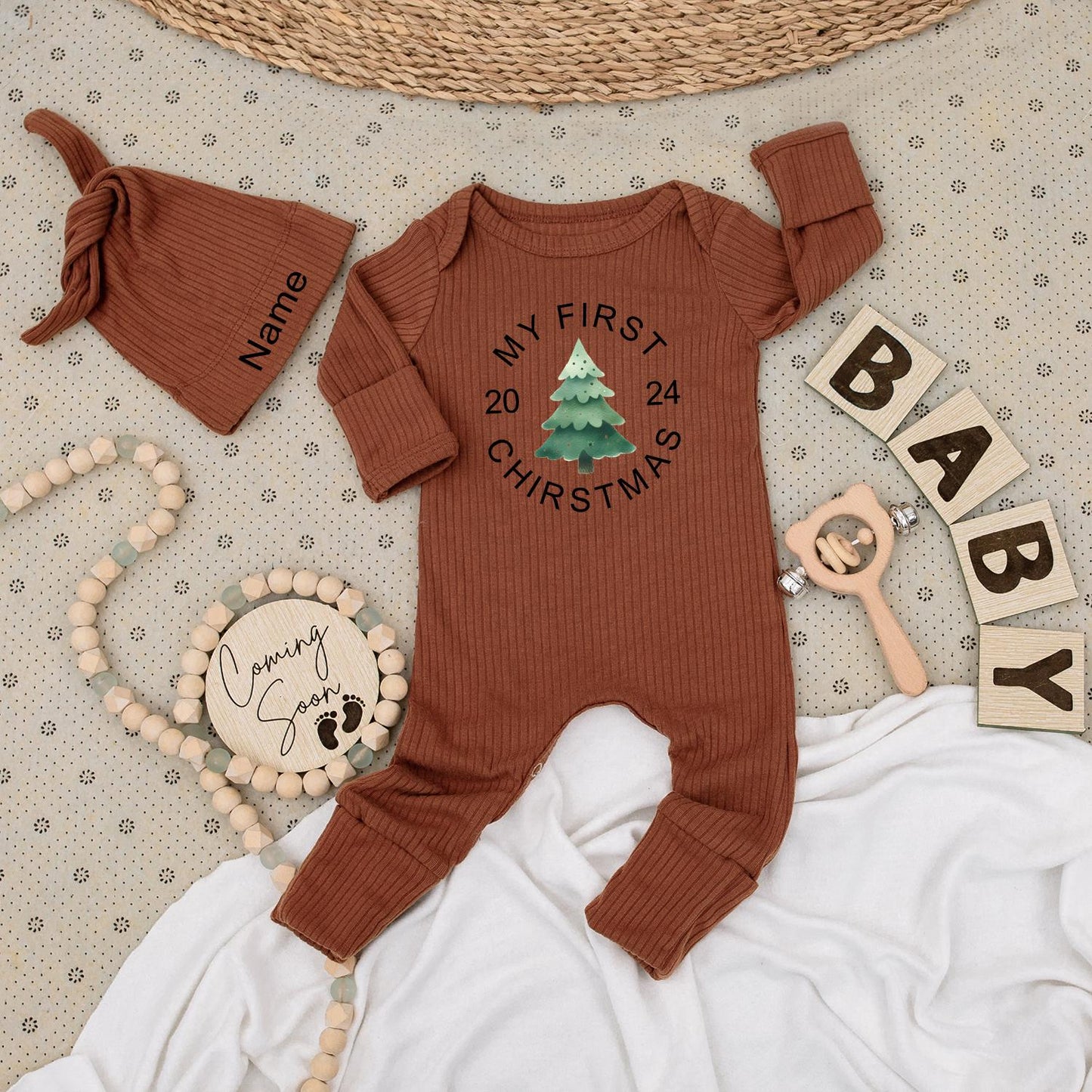 My First Christmas Baby Bodysuit and Hat Set Cute Tree Name Personalized Baby Boy Girl Gift Newborn Coming Soon Outfit 2024 Unisex