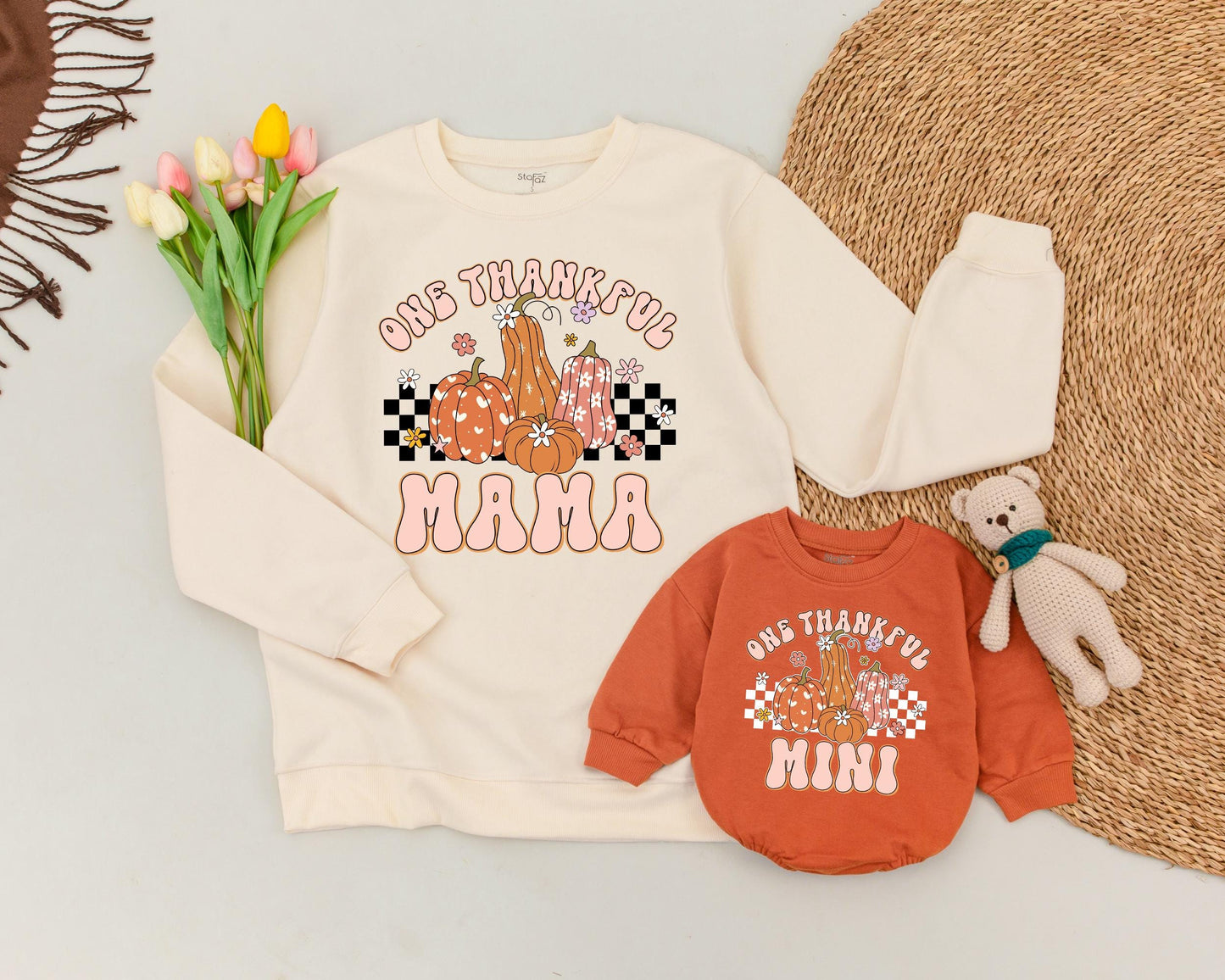 Vintage Halloween Family Outfits: Matching Pumpkin Sweatshirts