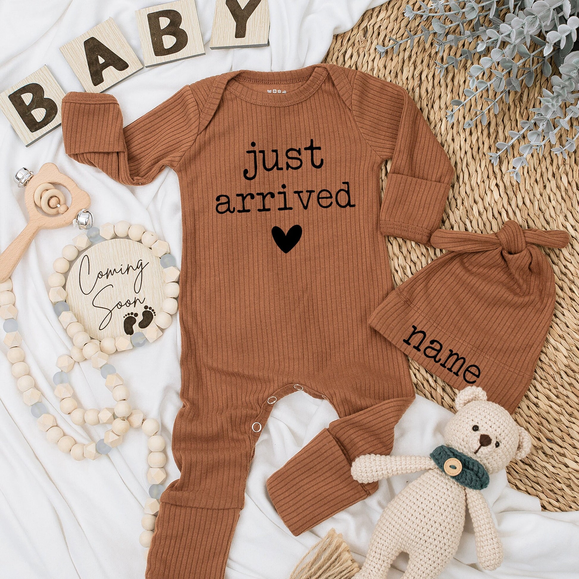 Personalized "Just Arrived" Baby Bodysuit and Hat Set Newborn Gender Neutral Long Sleeve Coming Home Outfit Modern Minimalist Black Heart New Baby Shower Gift Announcement.