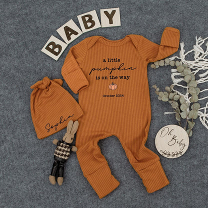 A Little Pumpkin On The Way Bodysuit & Hat Set, October 2024 Baby Announcement Outfit, Newborn Coming Home Outfit, Fall Baby Shower Gift, 138 chars