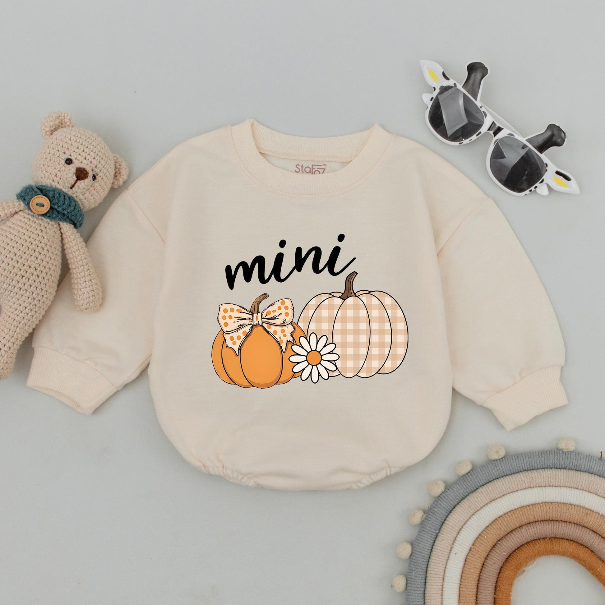 Mama and Mini Pumpkin Sweatshirt Set – Retro Fall Matching Outfit