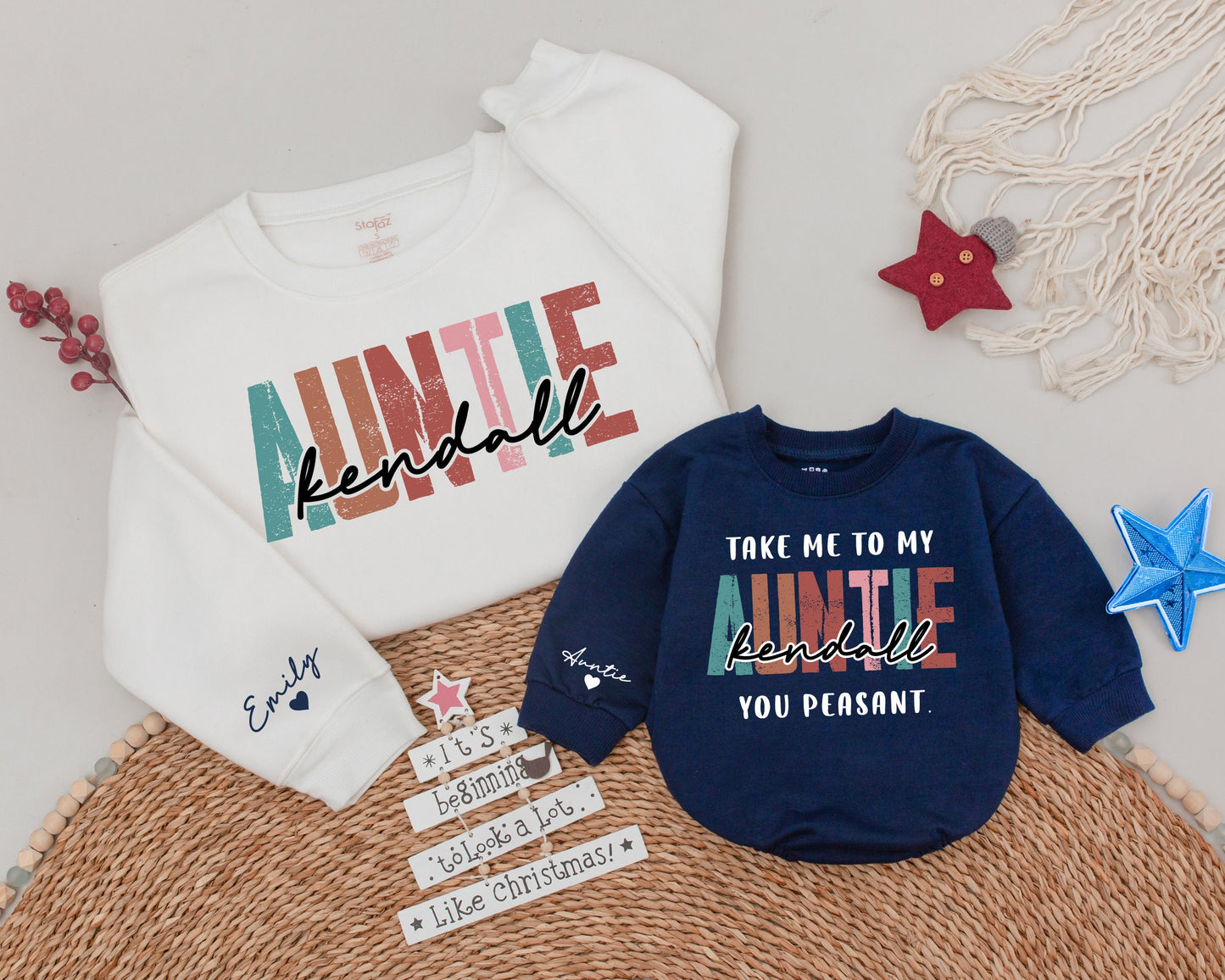 Custom Auntie Sweatshirt: Personalized Gifts for Aunts & Nieces