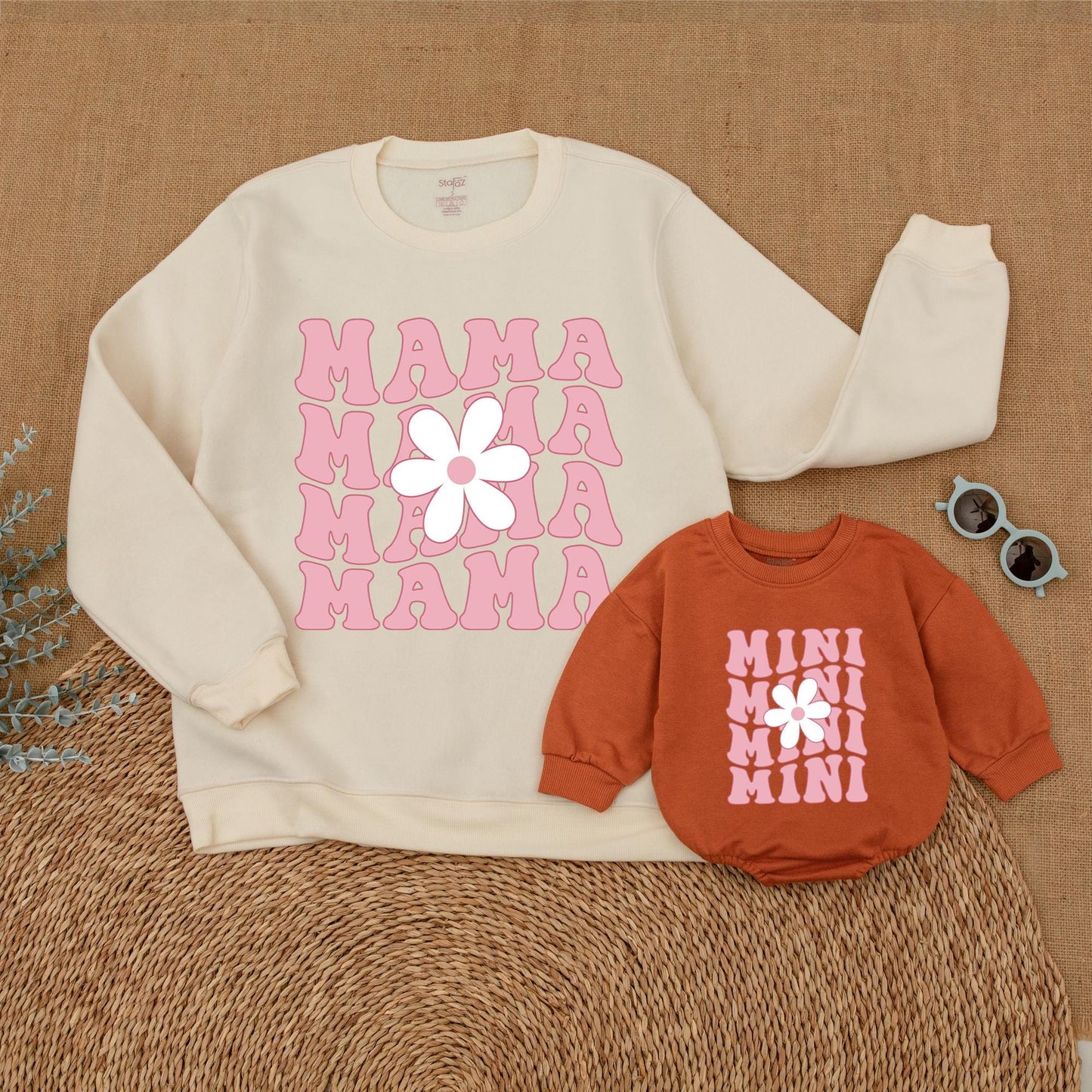 Matching Vintage Daisy Sweatshirts for Mom & Daughter Outfits