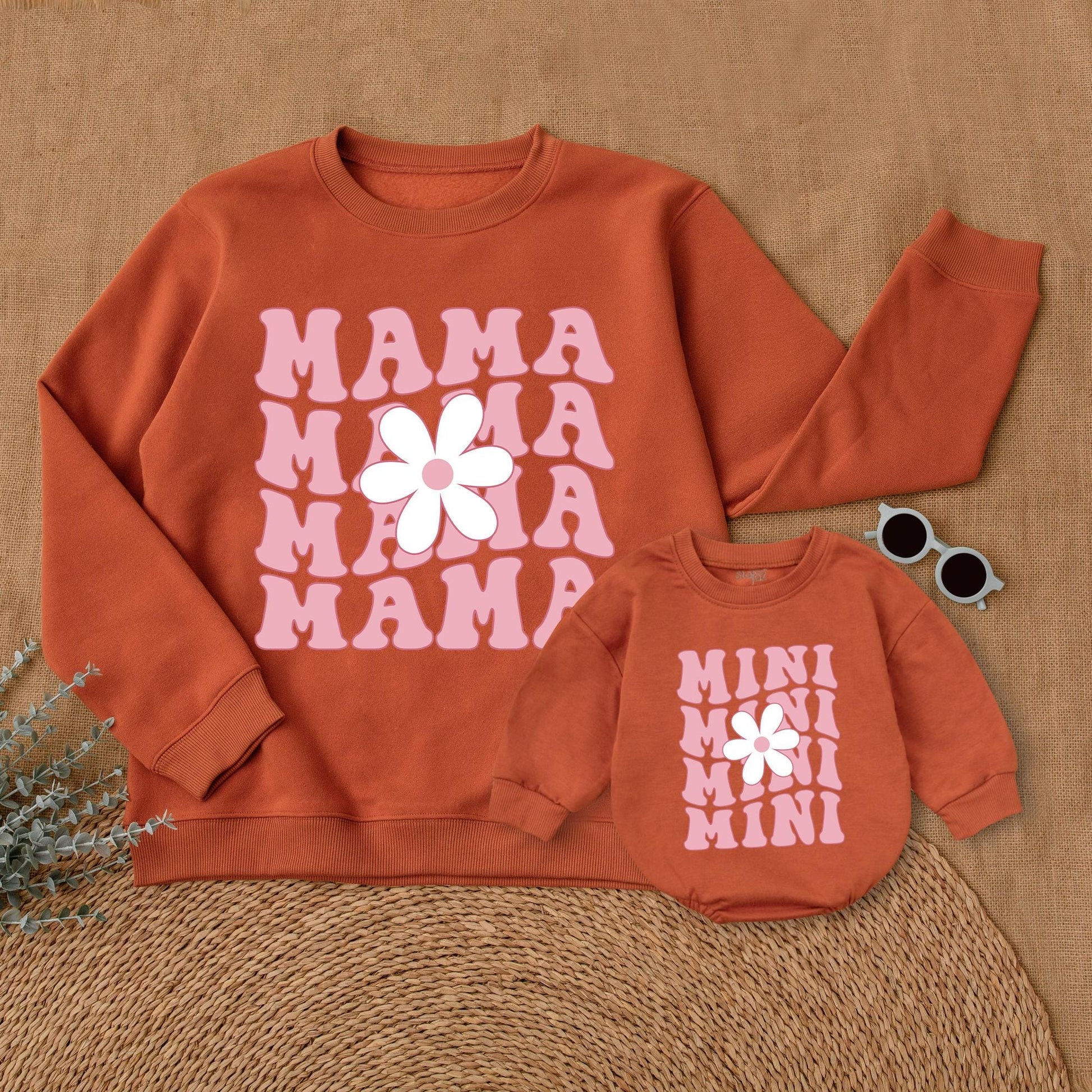 Matching Vintage Daisy Sweatshirts for Mom & Daughter Outfits