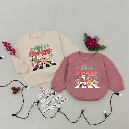 Cozy Family Christmas Sweaters: Retro & Trendy Matching Holiday Wear