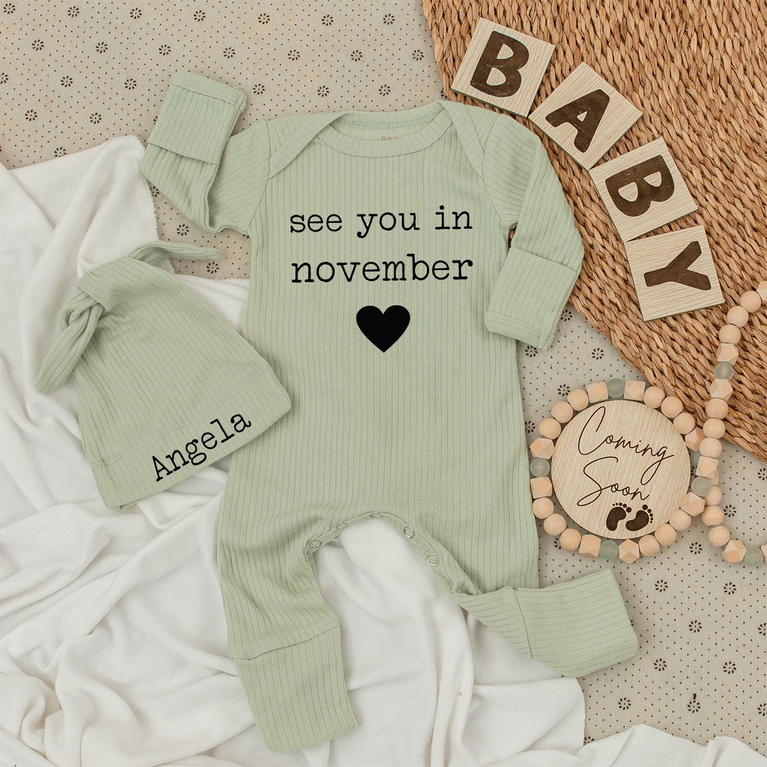 See You in November Baby Bodysuit & Hat Set Personalized Baby Sleepsuit Going Home Outfit Baby Shower Gift Jumpsuit Romper Black Heart Minimalist Modern