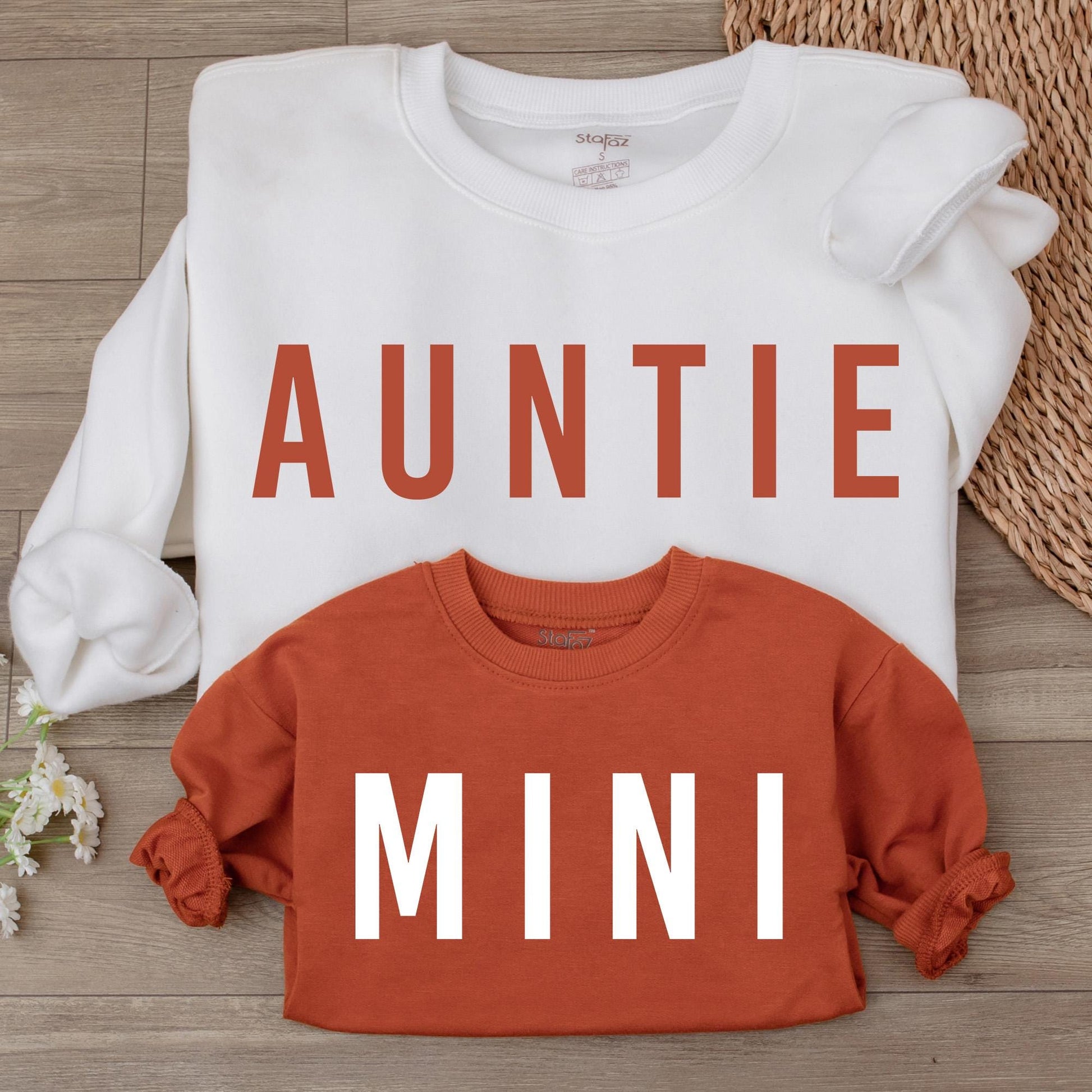 Auntie and Me Retro Sweatshirts: Perfect Gift for Aunts and Minis