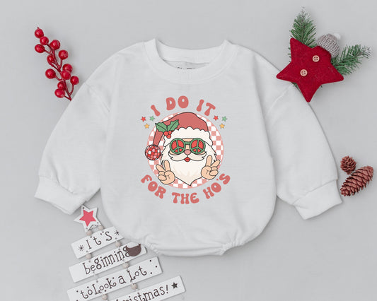 Retro Santa Claus Bubble Romper with Peace Sign, Funny Christmas Baby Outfit, Pink Text "I Do It For The Ho's" Vintage Newborn Bodysuit, Xmas Infant Clothes Baby Shower Gift