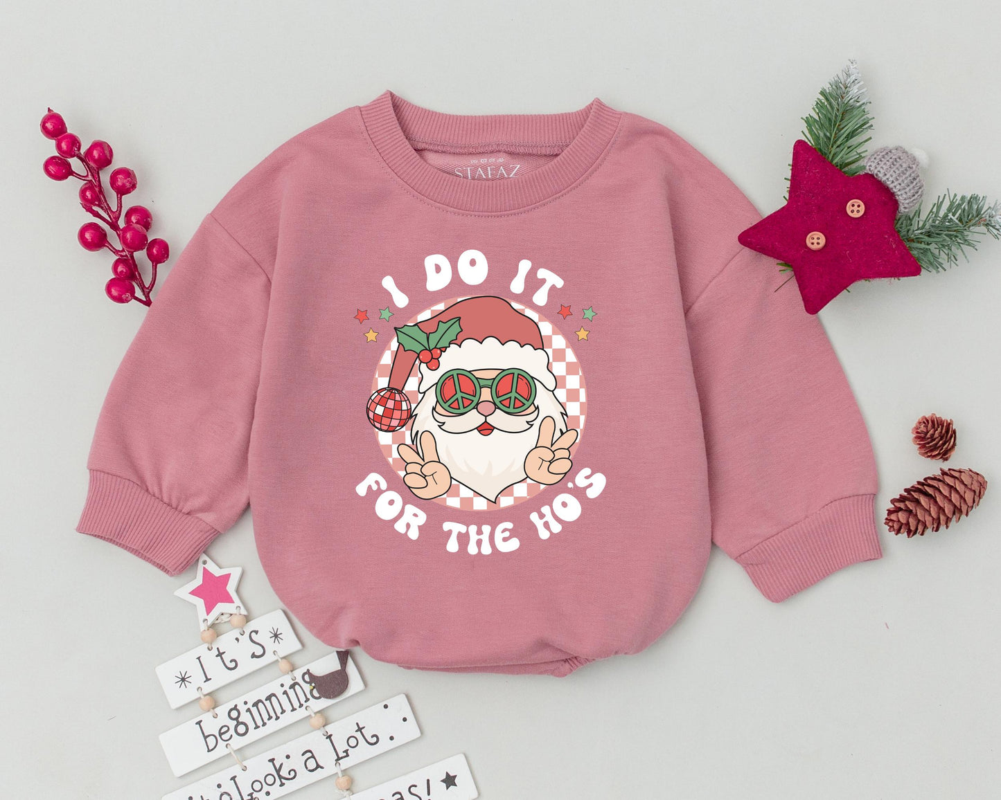 Retro Santa Claus Bubble Romper with Peace Sign, Funny Christmas Baby Outfit, Pink Text "I Do It For The Ho's" Vintage Newborn Bodysuit, Xmas Infant Clothes Baby Shower Gift