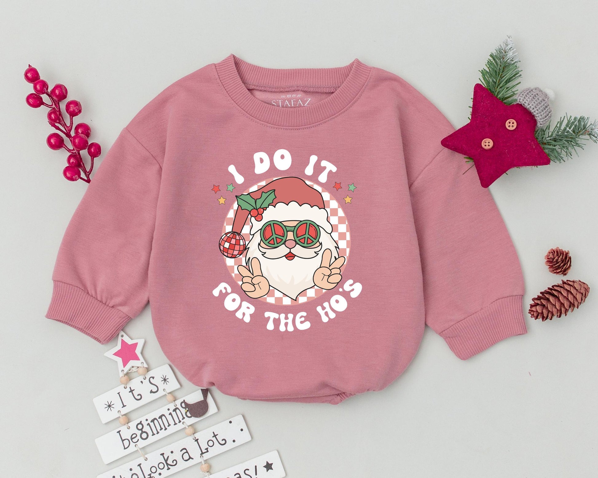 Retro Santa Claus Bubble Romper with Peace Sign, Funny Christmas Baby Outfit, Pink Text "I Do It For The Ho's" Vintage Newborn Bodysuit, Xmas Infant Clothes Baby Shower Gift