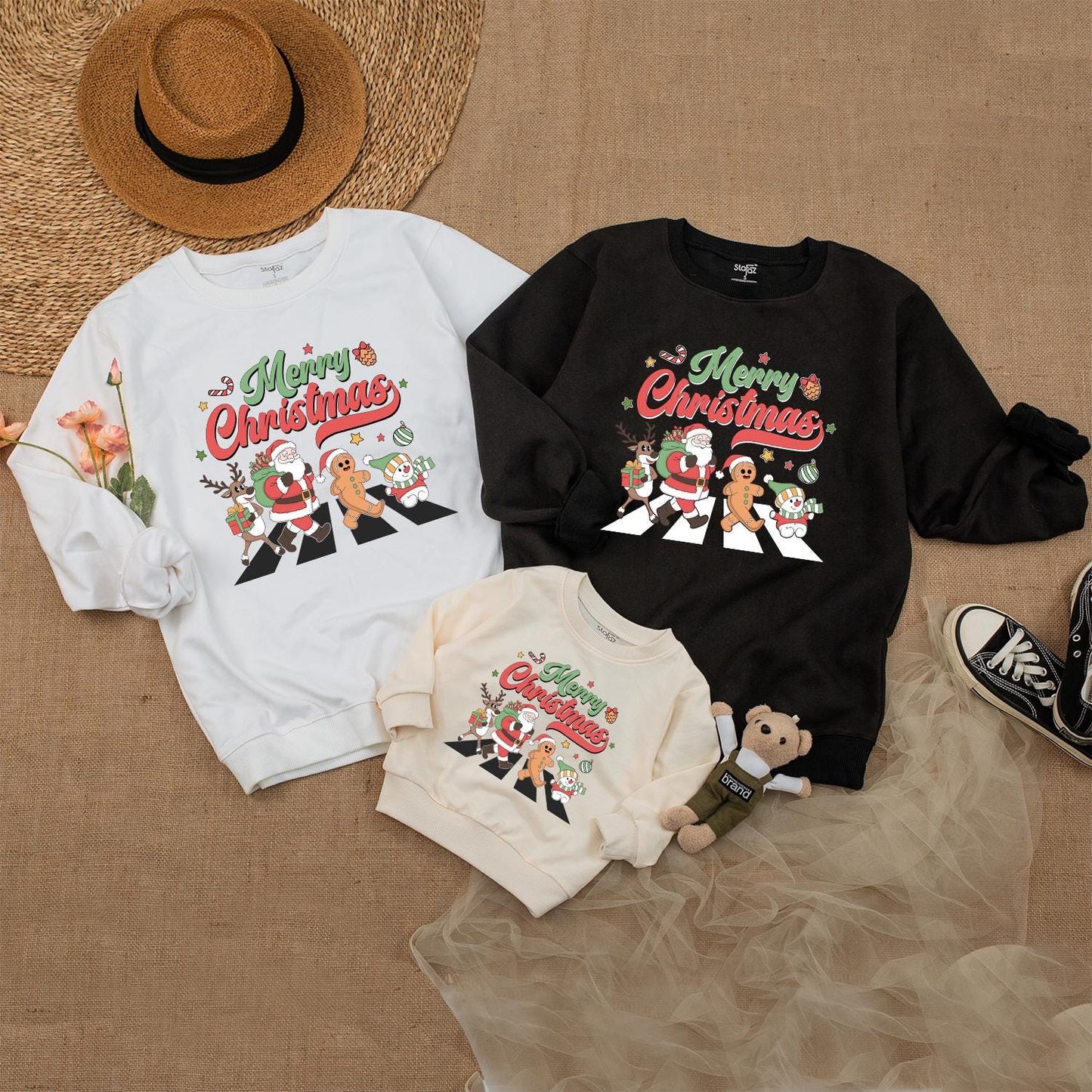 Cozy Family Christmas Sweaters: Retro & Trendy Matching Holiday Wear