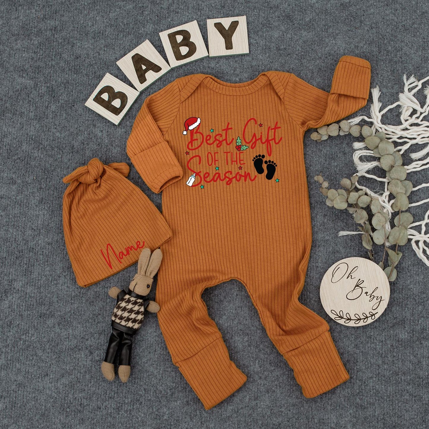 Custom Best Gift of the Season Baby Bodysuit Hat Christmas Newborn Outfit Red Green Footprints Santa Hat Christmas Tree Design Baby Shower Gift