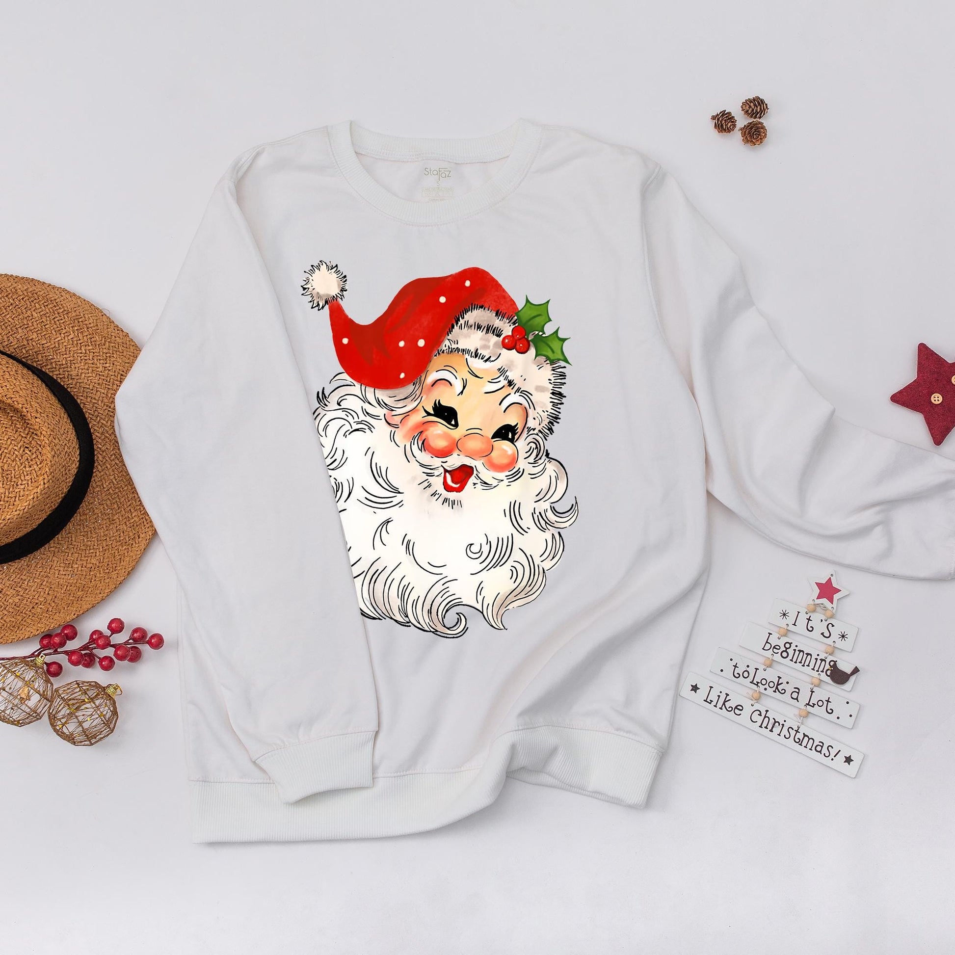Womens Retro Vintage Santa Christmas Sweatshirt Hand-Drawn Design Holly Berries Polka Dot Hat Classic Holiday Family Apparel