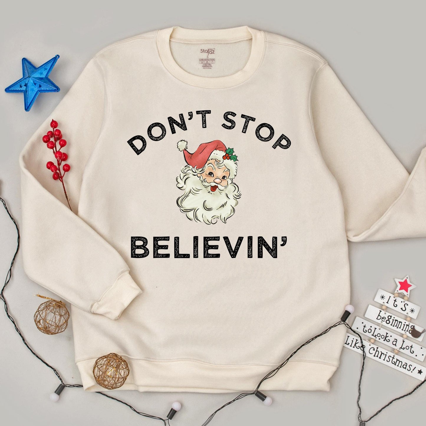 Don't Stop Believin' Santa Sweatshirt Vintage Christmas Sweater Retro Holiday Top Funny Winter Shirt Classic Santa Claus Christmas Gifts For Her 138