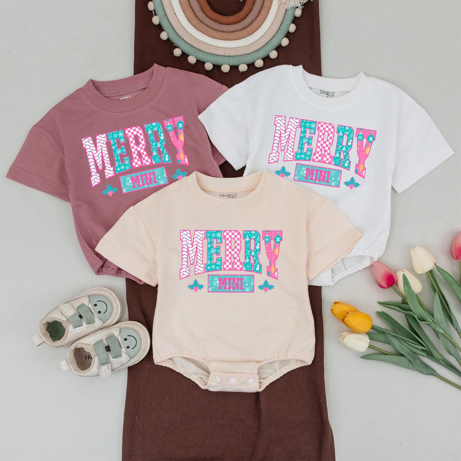 Custom Merry Mama Mini Matching Christmas Outfits Pink Turquoise Holly Berry Chevron Snowflake Patterned T-shirt Baby Bodysuit Gift