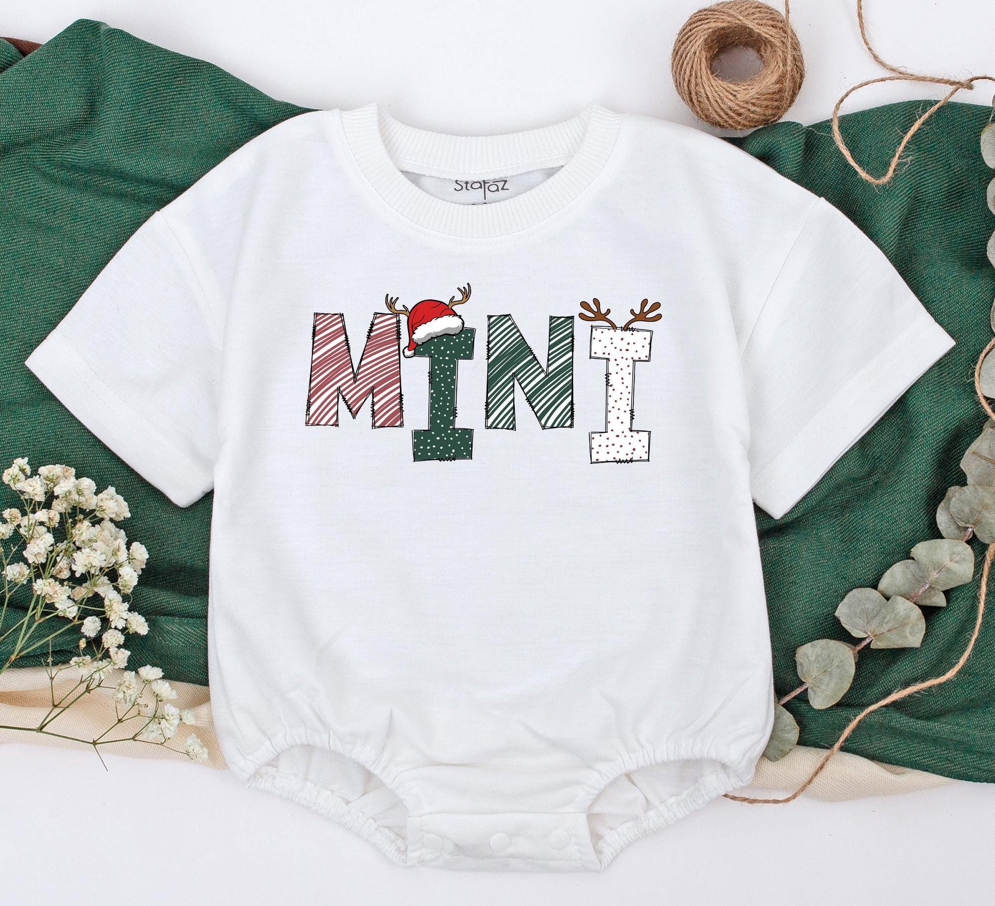 Matching Mama and Mini Christmas Shirts, Festive Holiday Family Outfit, Reindeer Antlers & Santa Hat, Mom and Baby, Year-End Holiday Gift, Winter Outfit