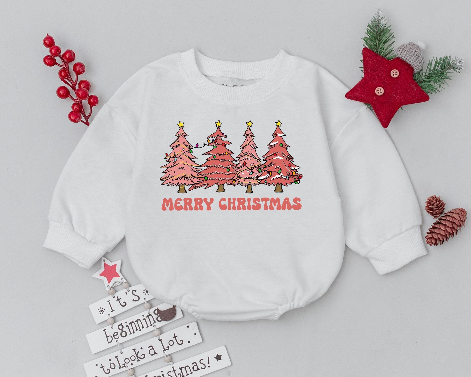 Retro Pink Christmas Tree Romper Whimsical Merry Christmas Baby Outfit Festive Lights and Stars Newborn Bodysuit Soft Infant Holiday Gift