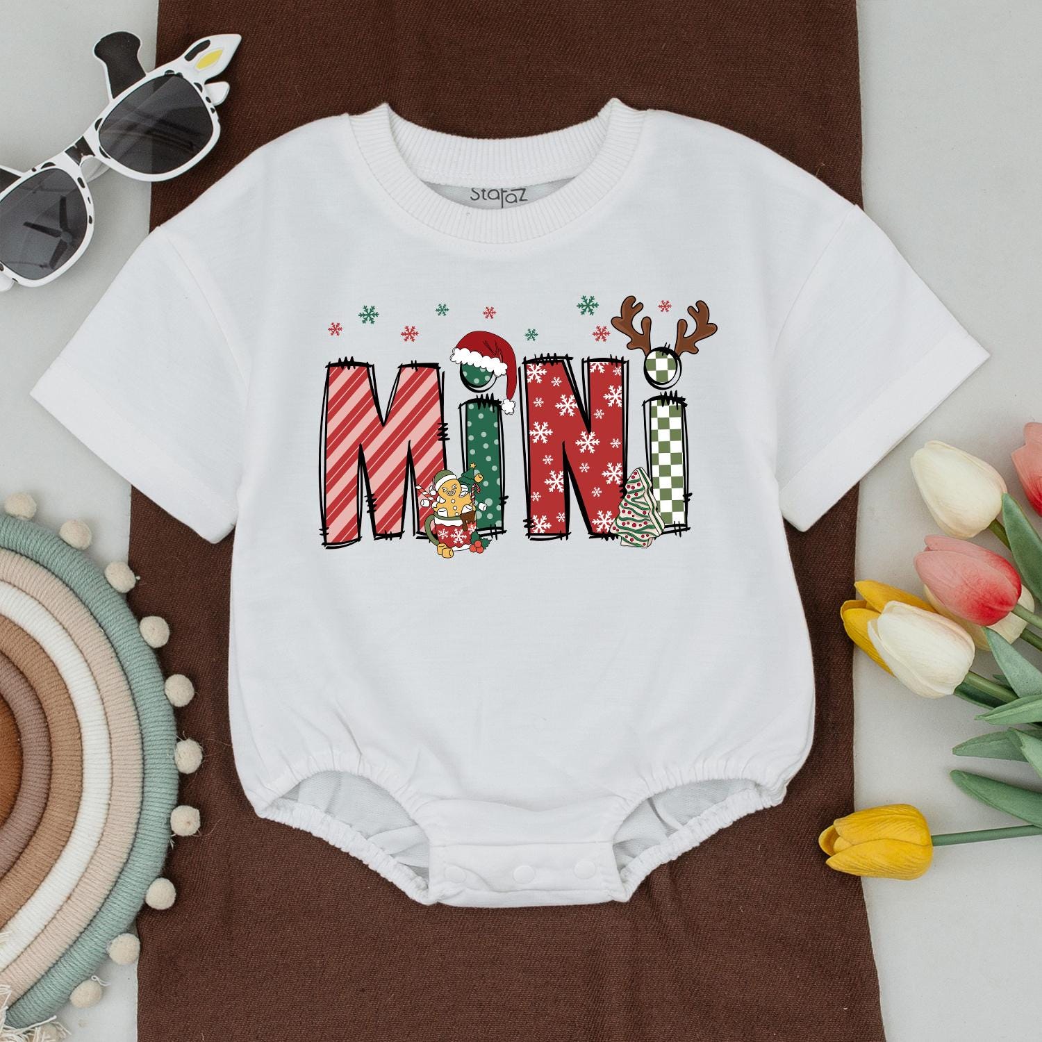 Festive Mama and Mini Christmas Matching Shirts, Playful Holiday Outfits for Mom and Son, Baby's First Christmas, Retro Style, Very Merry, Gift for Her (136 chars)