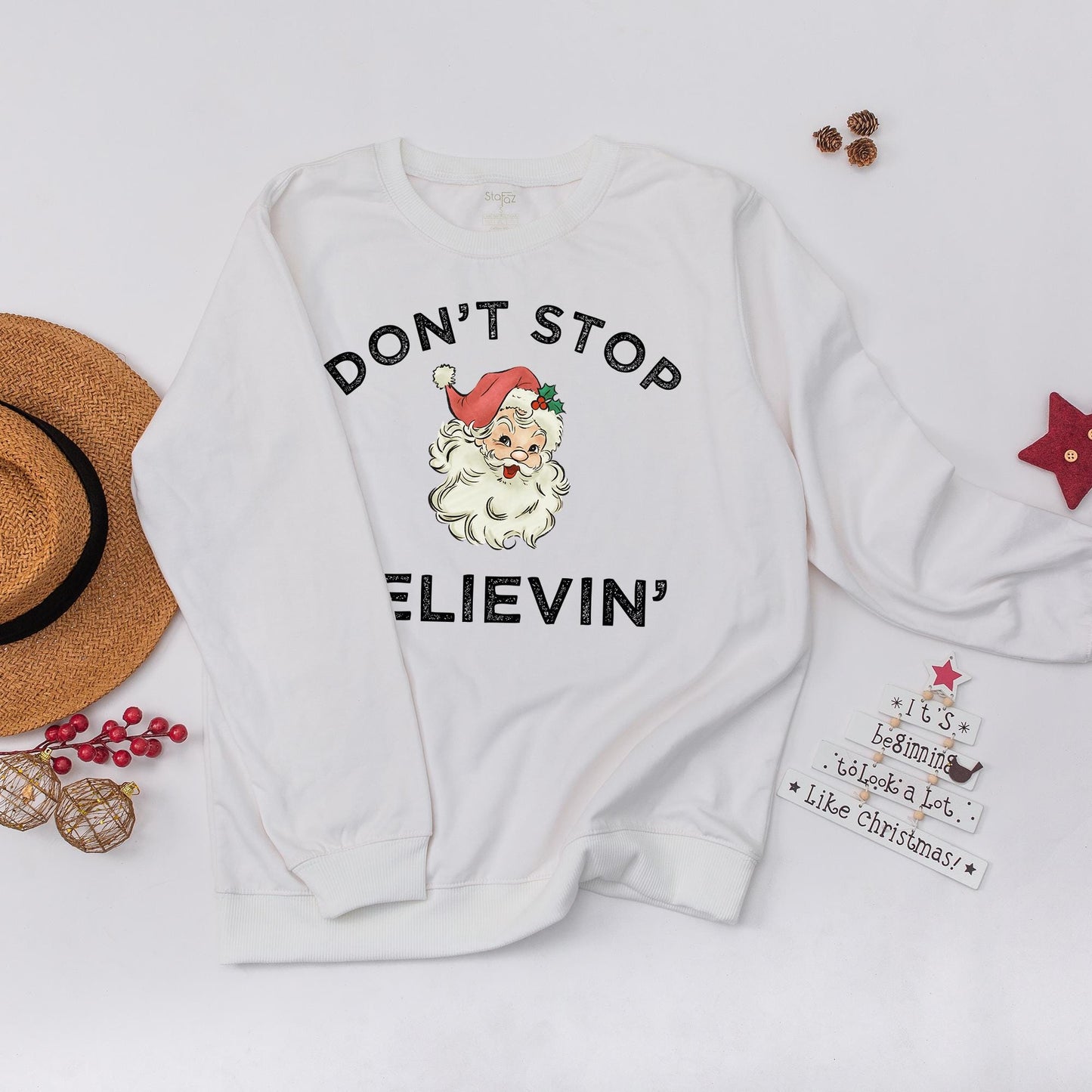 Don't Stop Believin' Santa Sweatshirt Vintage Christmas Sweater Retro Holiday Top Funny Winter Shirt Classic Santa Claus Christmas Gifts For Her 138