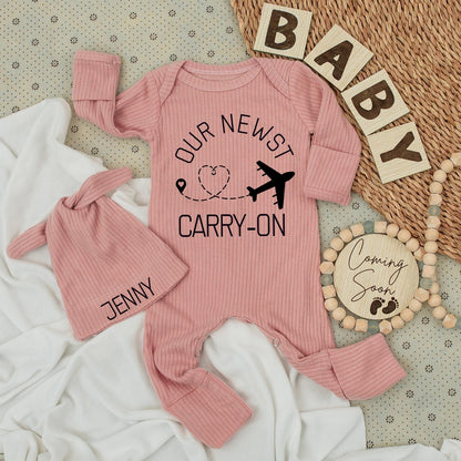 Gender Neutral Baby Bodysuit & Hat Set Cute Cat Plane Outfit Fun Baby Announcement Gift Unisex Newborn Travel Ensemble