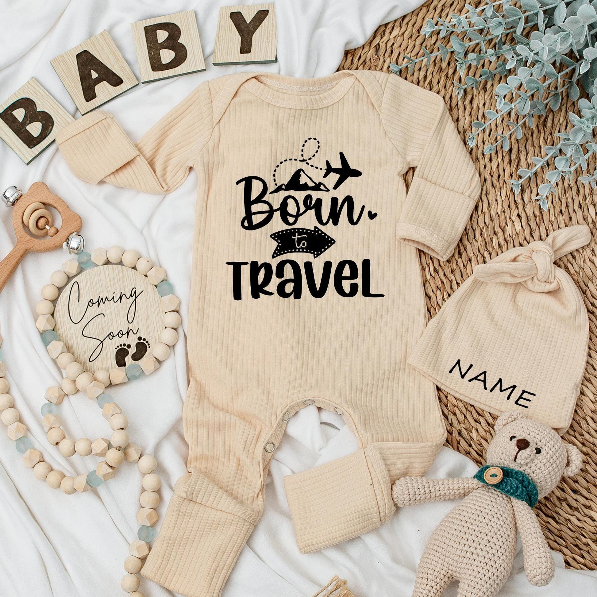Born to Travel Baby Bodysuit and Hat Set Cute Newborn Going Home Outfit Natural Pregnancy Reveal Gift for Baby