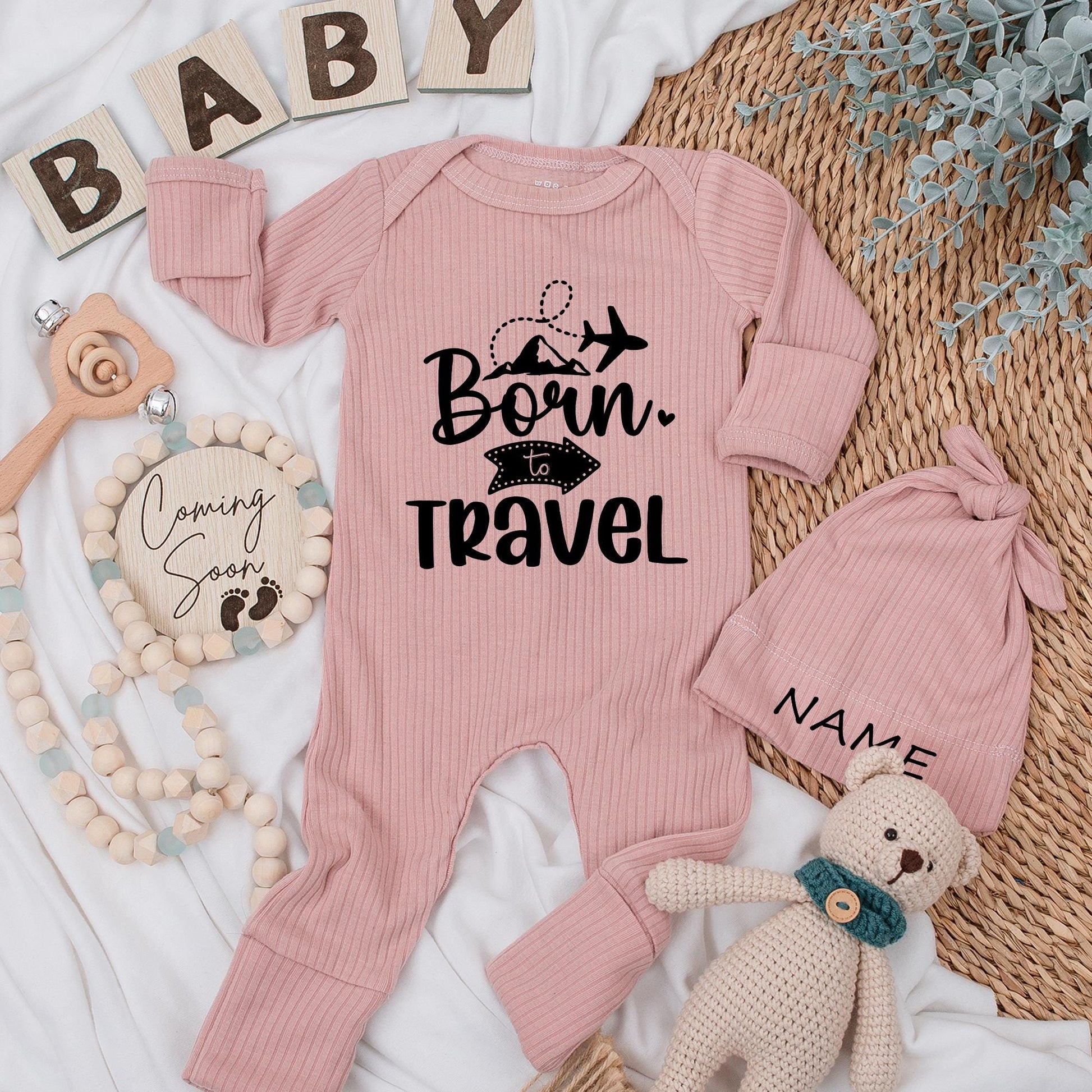 Born to Travel Baby Bodysuit and Hat Set Cute Newborn Going Home Outfit Natural Pregnancy Reveal Gift for Baby