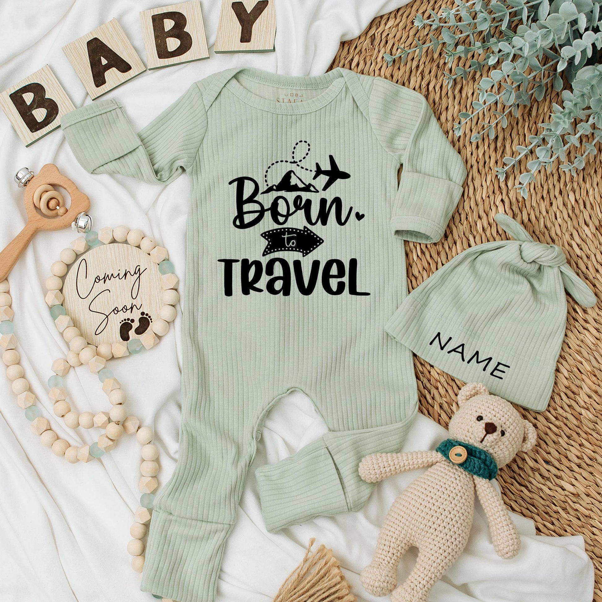 Born to Travel Baby Bodysuit and Hat Set Cute Newborn Going Home Outfit Natural Pregnancy Reveal Gift for Baby