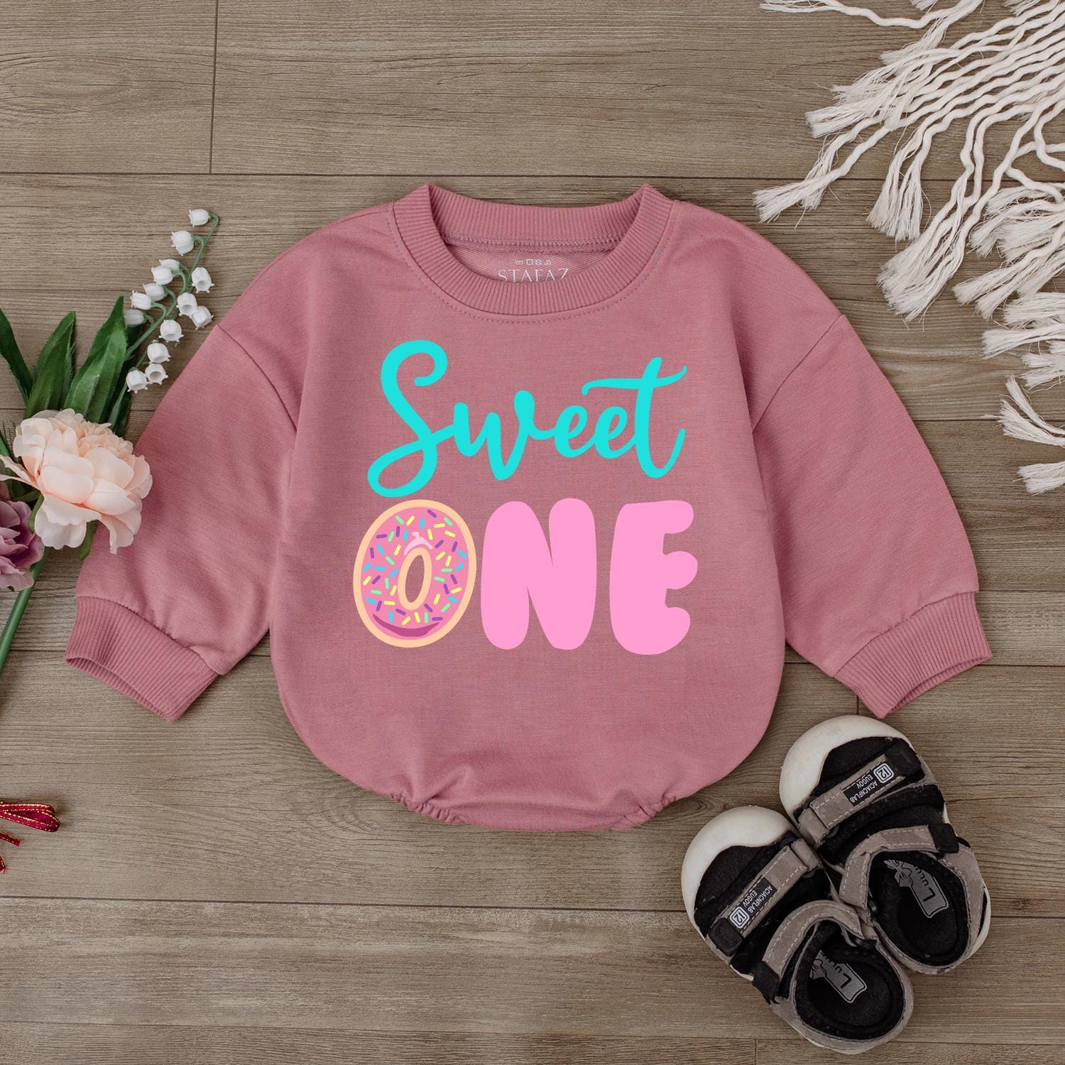 Sweet One Pink Donut Baby Bodysuit Adorable 1st Birthday Outfit Girl Smash Cake Romper Newborn Essential First Birthday Clothes