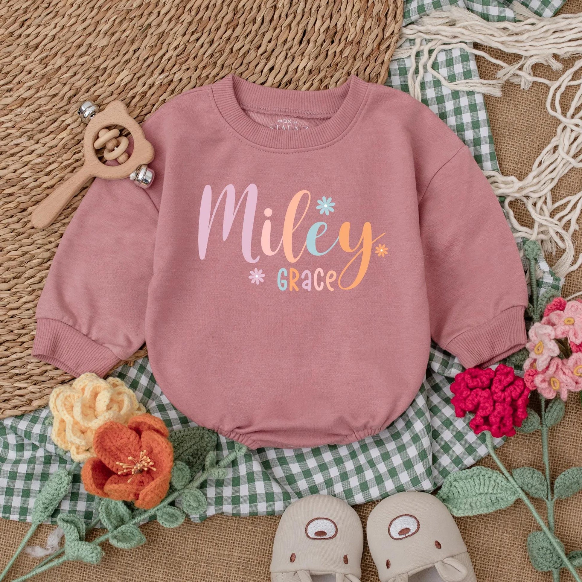 Custom Name Daisy Baby Romper Sweet Daisy Girl Bodysuit Newborn Outfit Adorable Baby Girl Coming Home Celebration Gift