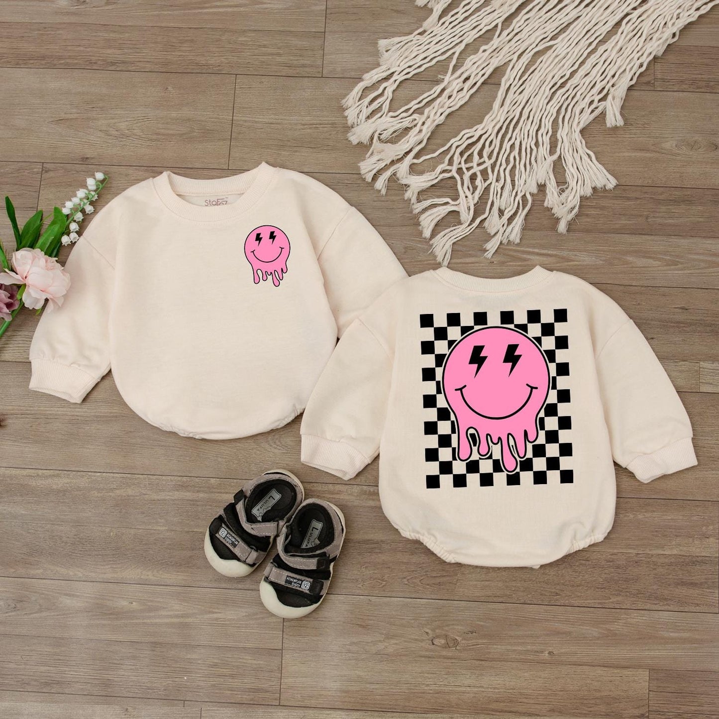 Smiley Face Girl Baby Romper Cute Retro Checkered Sweatshirt Outfit Happy Face Toddler Clothes Baby Shower Gift Newborn Clothes