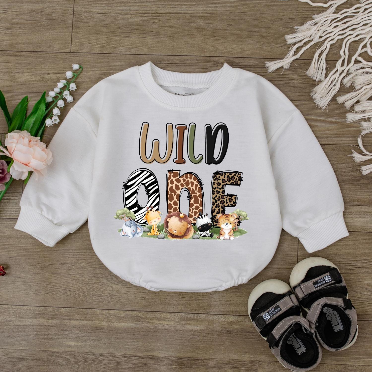 Cute Safari Animal Baby Romper Wild One Giraffe Lion Bodysuit Adorable Birthday Gift Outfit for Toddler Shower Present Natural Cotton Soft