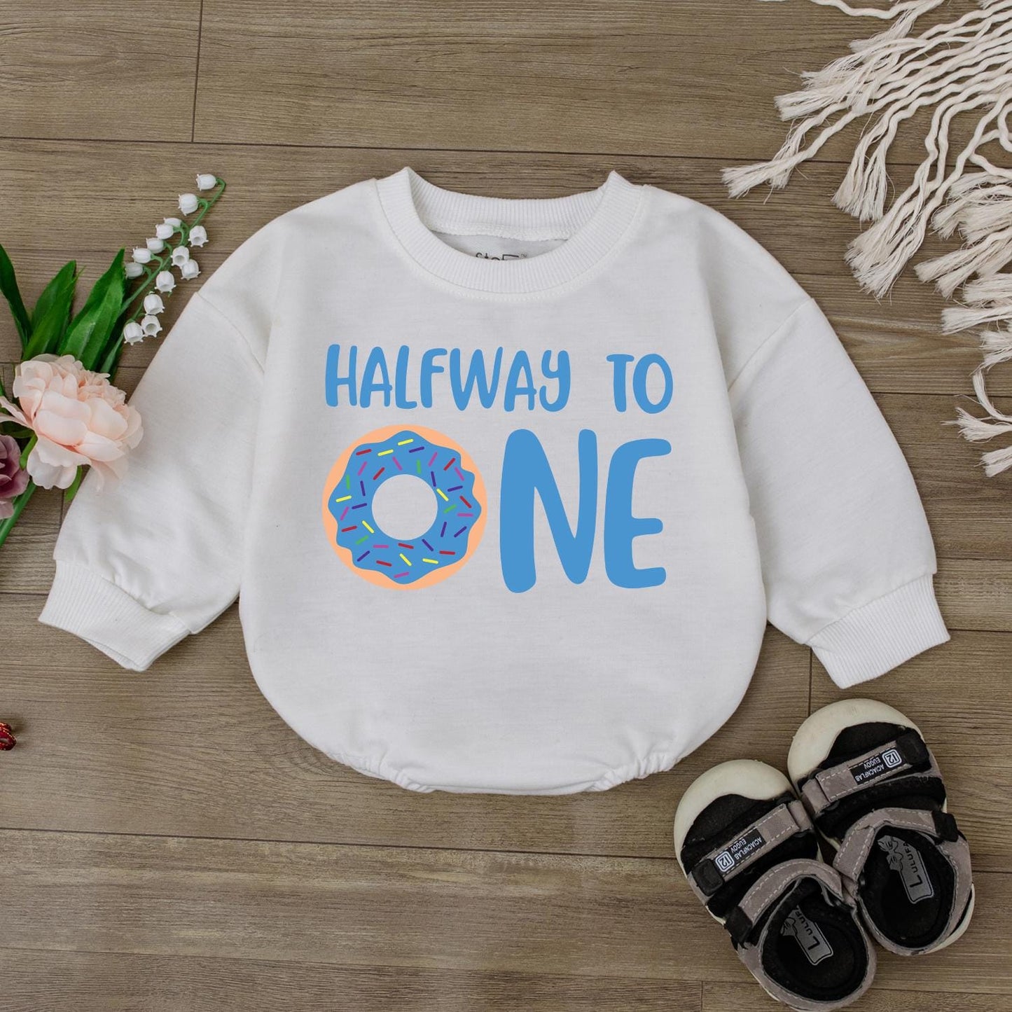 Half Way To One Donut Birthday Romper Cute Donut Design Baby Boy Outfit First Birthday Gift Comfortable Cotton Bodysuit Celebration Wear