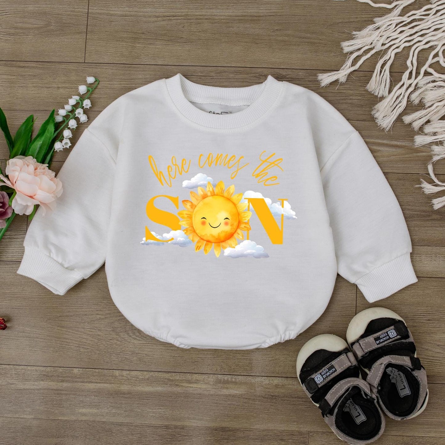 Here Comes the Sun Baby Sweatshirt Toddler Sunshine Outfit Cute Sun Print Pullover Kids Long Sleeve Crewneck Summer Beach Baby Clothes