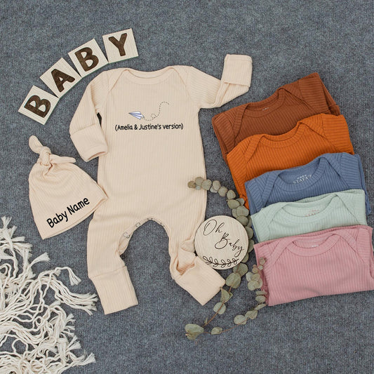 Personalized Baby Romper Set: Amelia & Justine's Airplane Gift with Name Beanie – Custom Newborn Outfit, Unique Auntie Present, Modern Minimalist Style 136