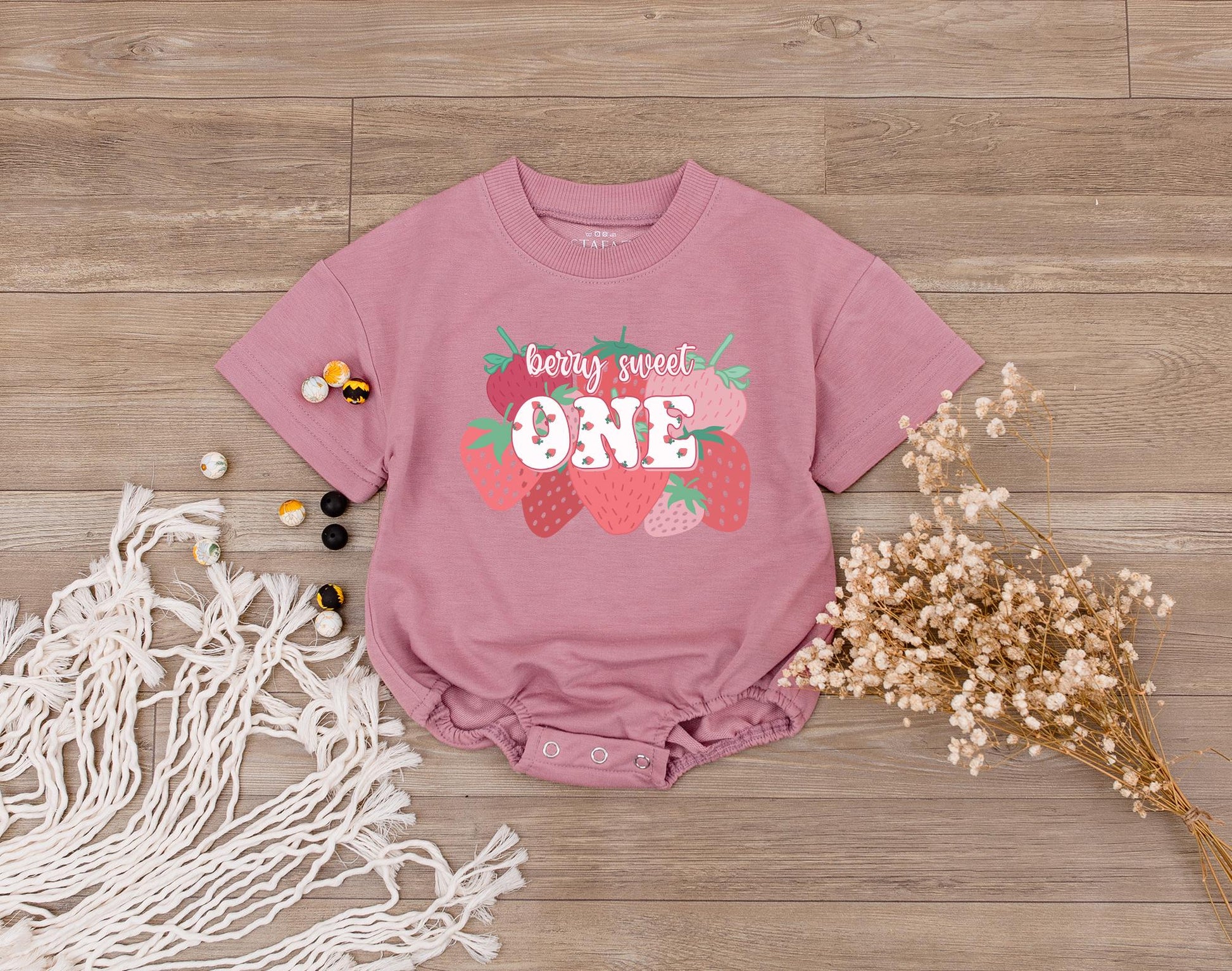 Strawberry Sweet One First Birthday Family Matching T-shirt Mommy and Me Daddy Outfit Berry First Birthday Party Mama 1st Birthday Shirt