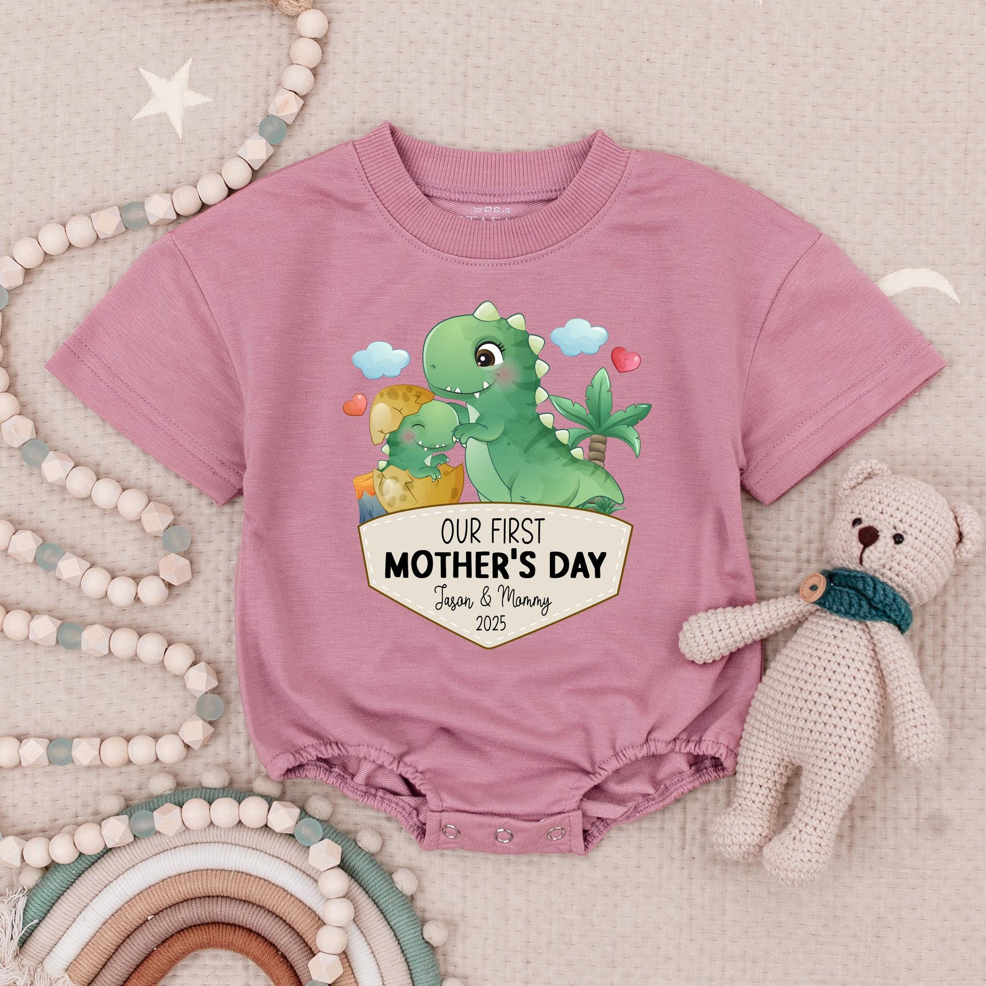 First Mother's Day Dinosaur Baby Romper, Personalized with Name & Year, Cute Pastel Green Dino Bodysuit, Soft Cotton, New Mom Gift 2025