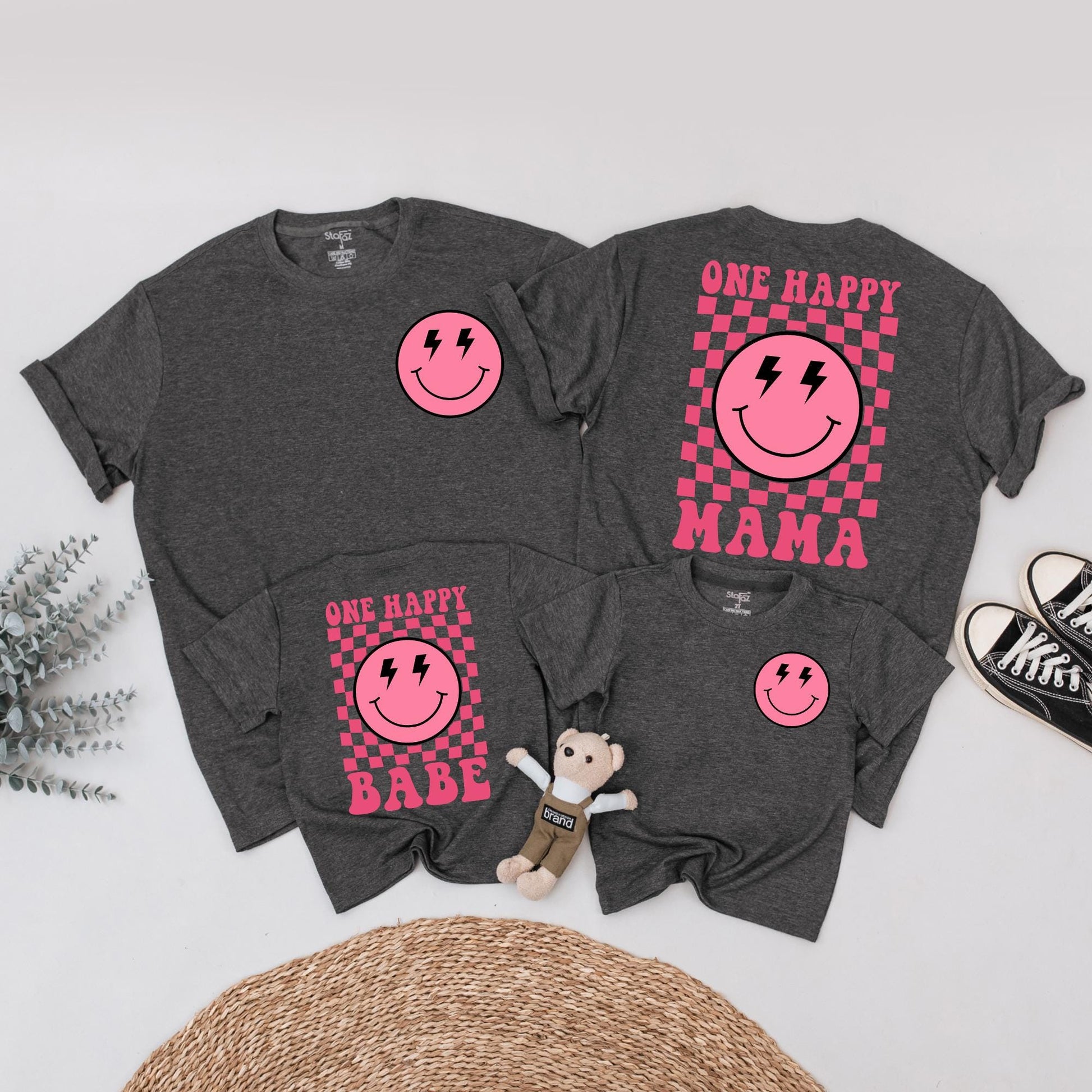 One Happy Babe Birthday Shirt First Birthday Outfit Matching Family Mommy and Me Baby Bodysuit Cute Smiley Face Design