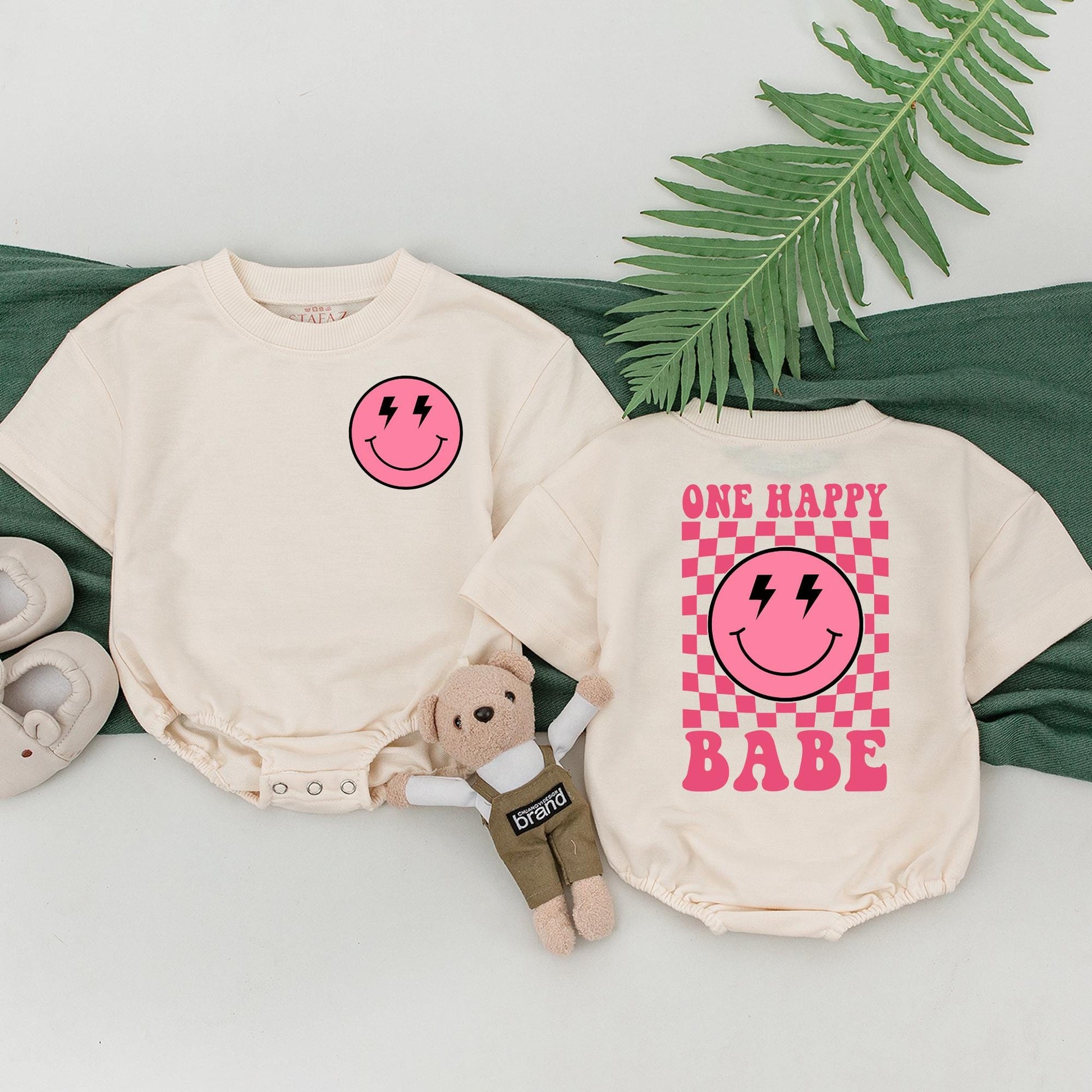 One Happy Babe Birthday Shirt First Birthday Outfit Matching Family Mommy and Me Baby Bodysuit Cute Smiley Face Design