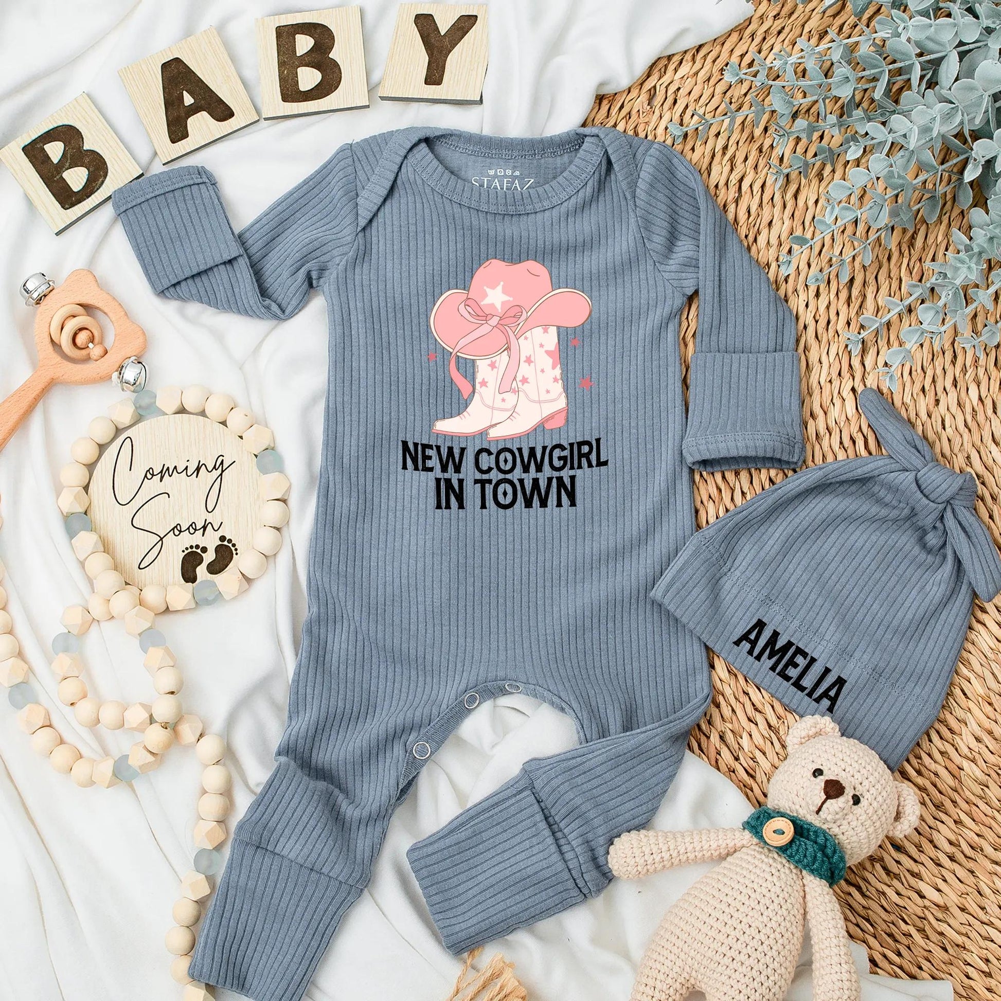 New Cowgirl in Town Baby Bodysuit, Personalized Western Baby Girl Outfit, Custom Cowgirl Hat Baby Clothes, Rodeo Newborn Gift