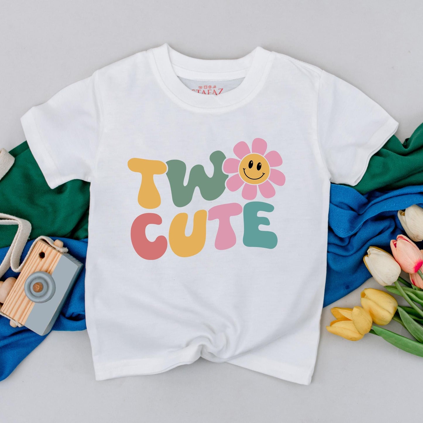 Two Cute Birthday Shirt for Girls: Retro 2nd Birthday Toddler Tee with Smiley Flower Design, Baby Girl Outfit Second Birthday Gift