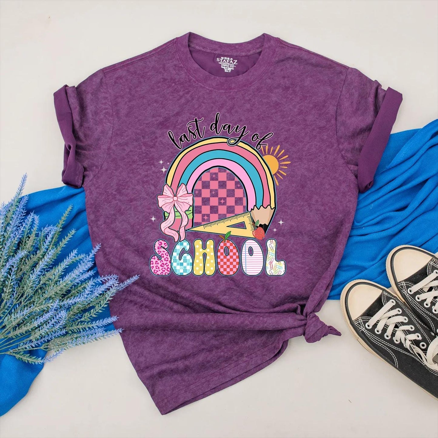 School's Out for Summer! Pink Bow Last Day of School Shirt Teacher Gift, Colorful End of Year Outfit, Hello Summer Break Clothes