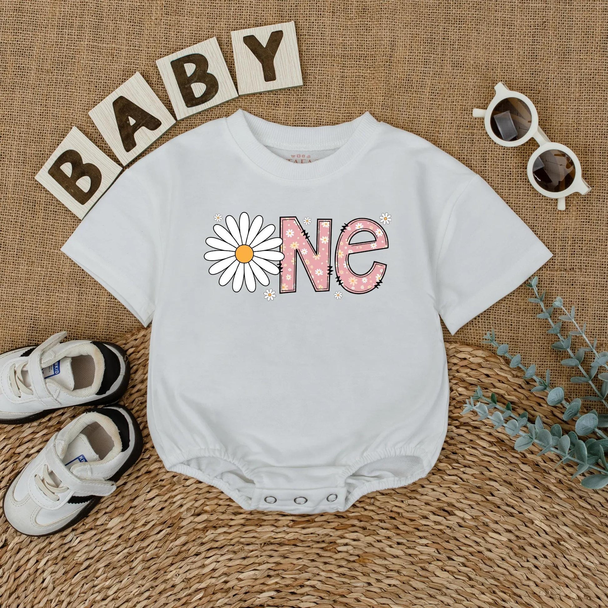 Personalized Daisy 1st Birthday Romper for Baby Girl, Wildflower Wild ONE Bodysuit, First Birthday Outfit, Custom Cake Smash