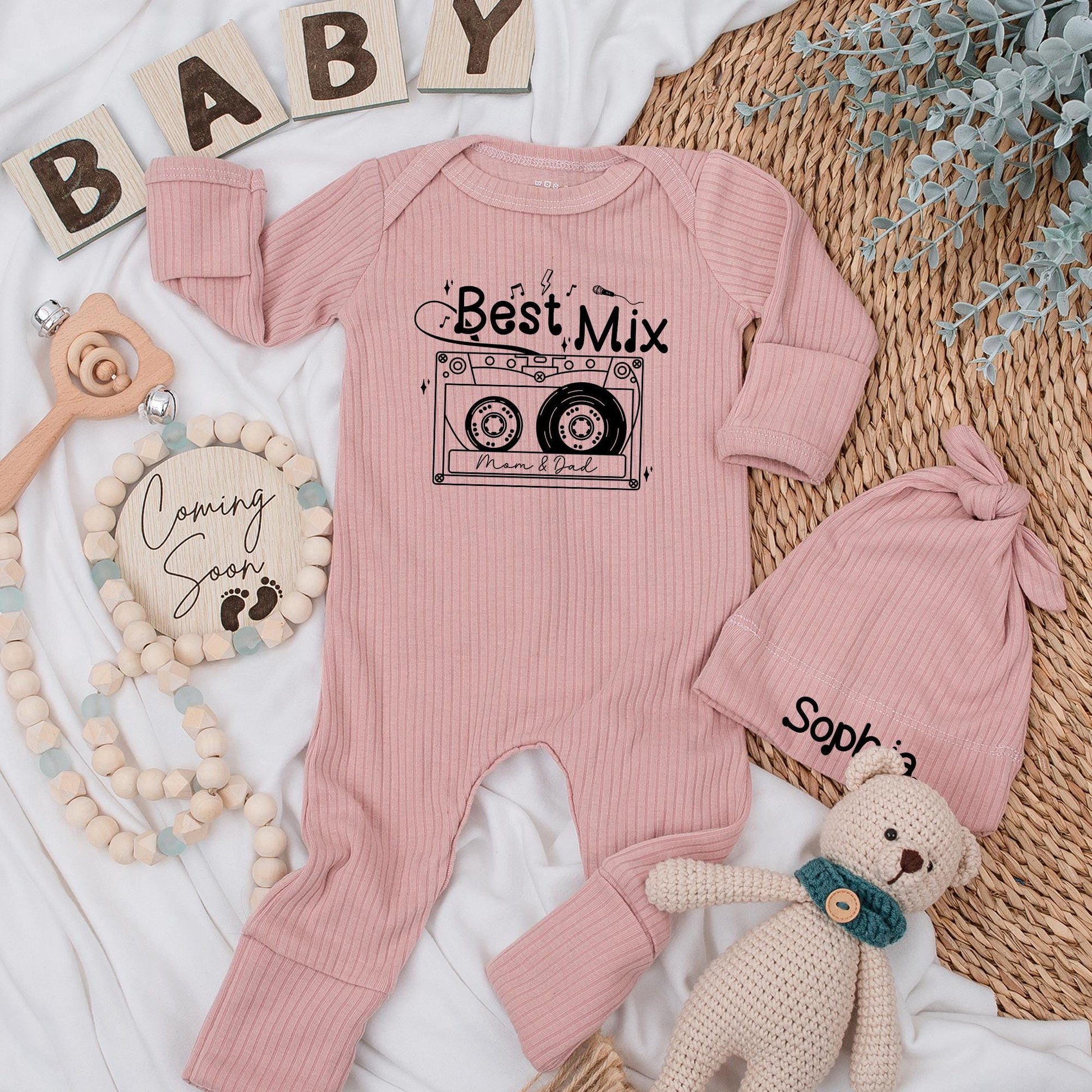 Personalized Best Mix Mom and Dad Cassette Tape Baby Bodysuit 80s Music Lover Newborn Outfit Funny Retro Mixtape Baby Shower Gift Clothes.