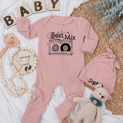 Personalized Best Mix Mom and Dad Cassette Tape Baby Bodysuit 80s Music Lover Newborn Outfit Funny Retro Mixtape Baby Shower Gift Clothes.