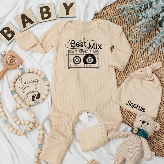Personalized Best Mix Mom and Dad Cassette Tape Baby Bodysuit 80s Music Lover Newborn Outfit Funny Retro Mixtape Baby Shower Gift Clothes.