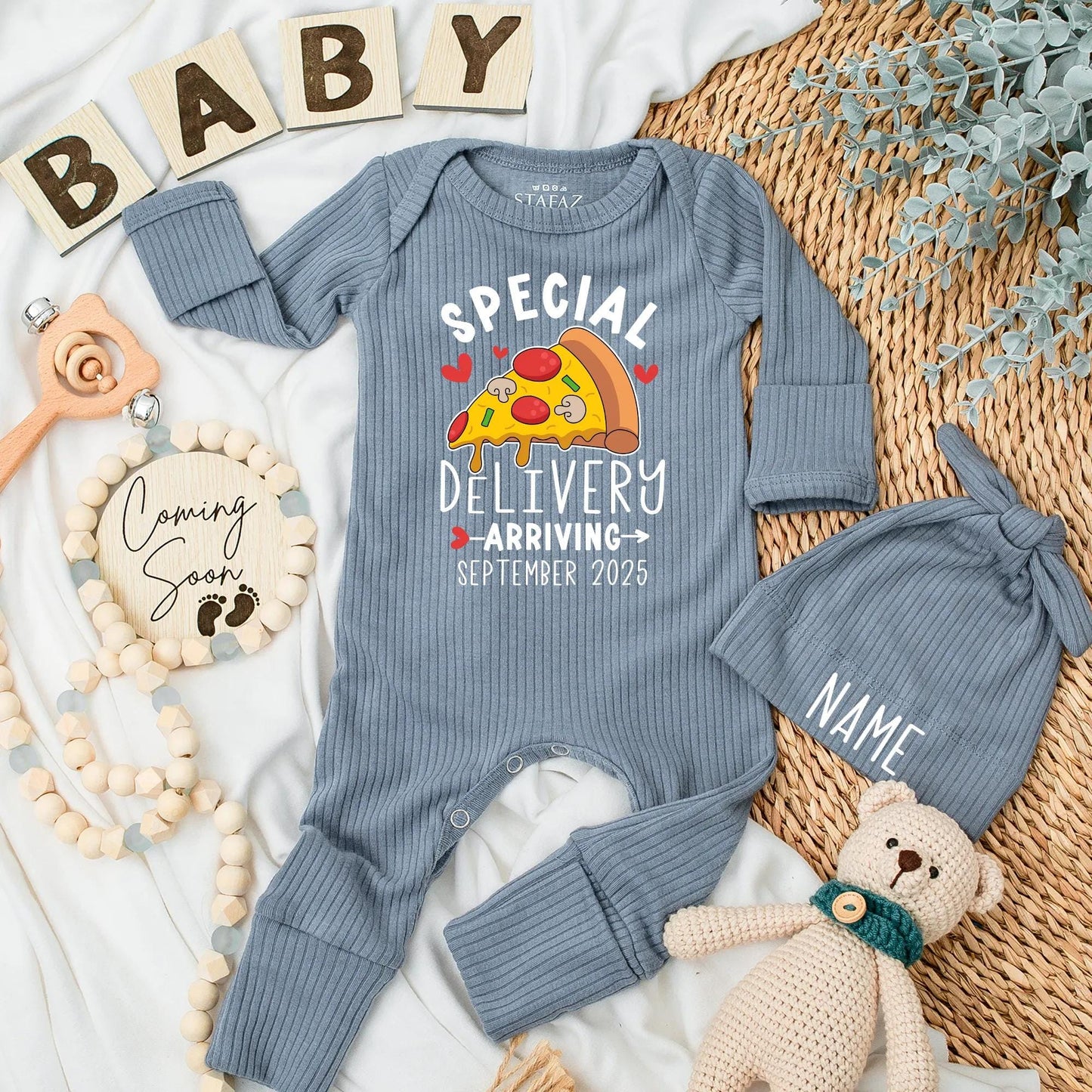 Special Delivery Pizza Baby Bodysuit – Arriving September 2025! Funny Pregnancy Reveal Outfit, Cute Newborn Clothes with Toppings & Hearts Gift 137