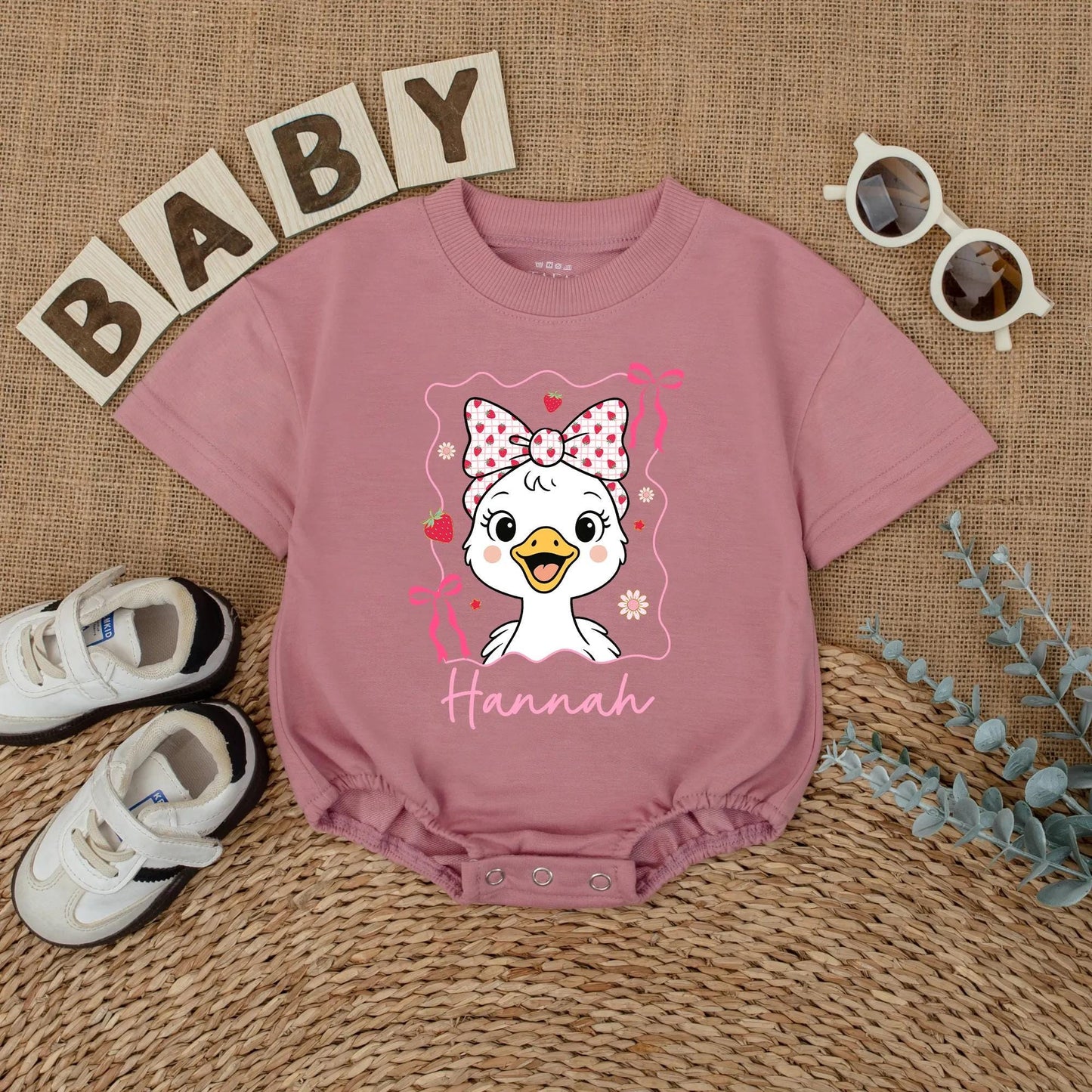 Personalized Cute Pink Bow Goose Baby Romper Summer Strawberry Design Girl Bodysuit Name Outfit Soft Cotton Shower Gift