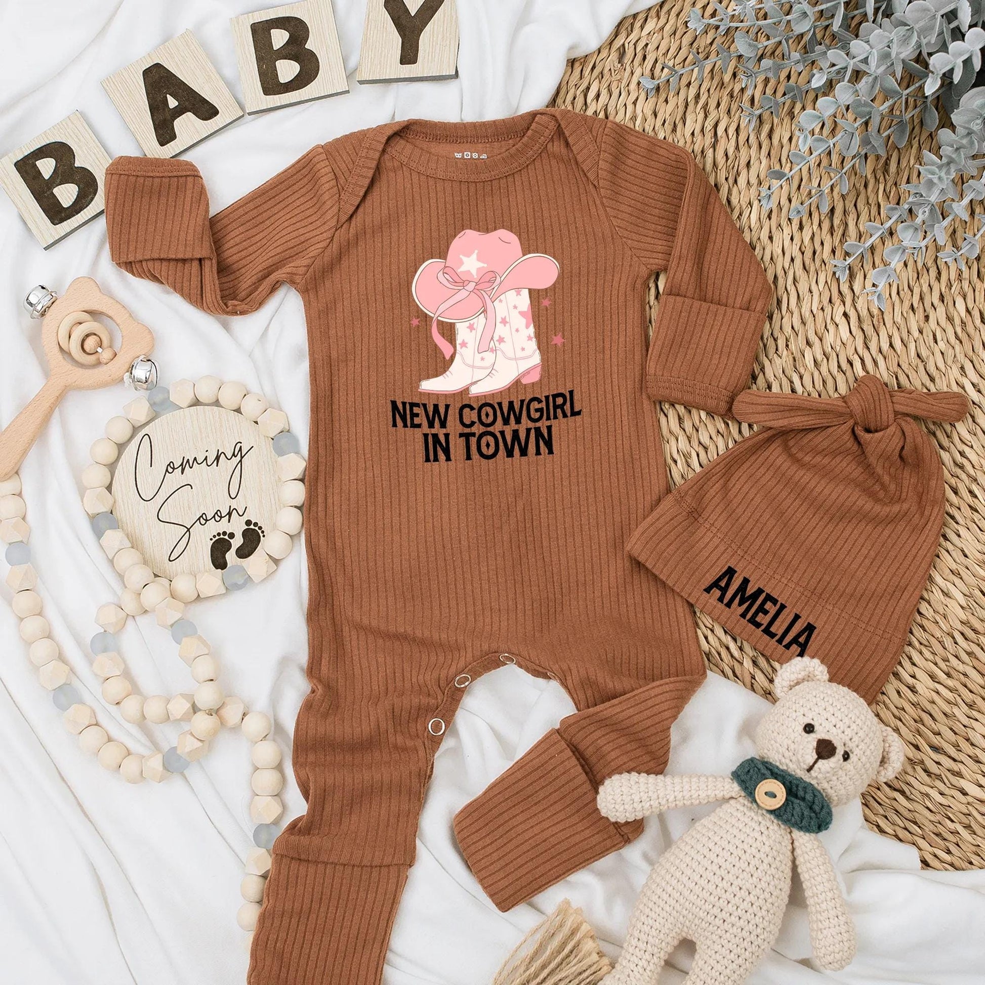 New Cowgirl in Town Baby Bodysuit, Personalized Western Baby Girl Outfit, Custom Cowgirl Hat Baby Clothes, Rodeo Newborn Gift