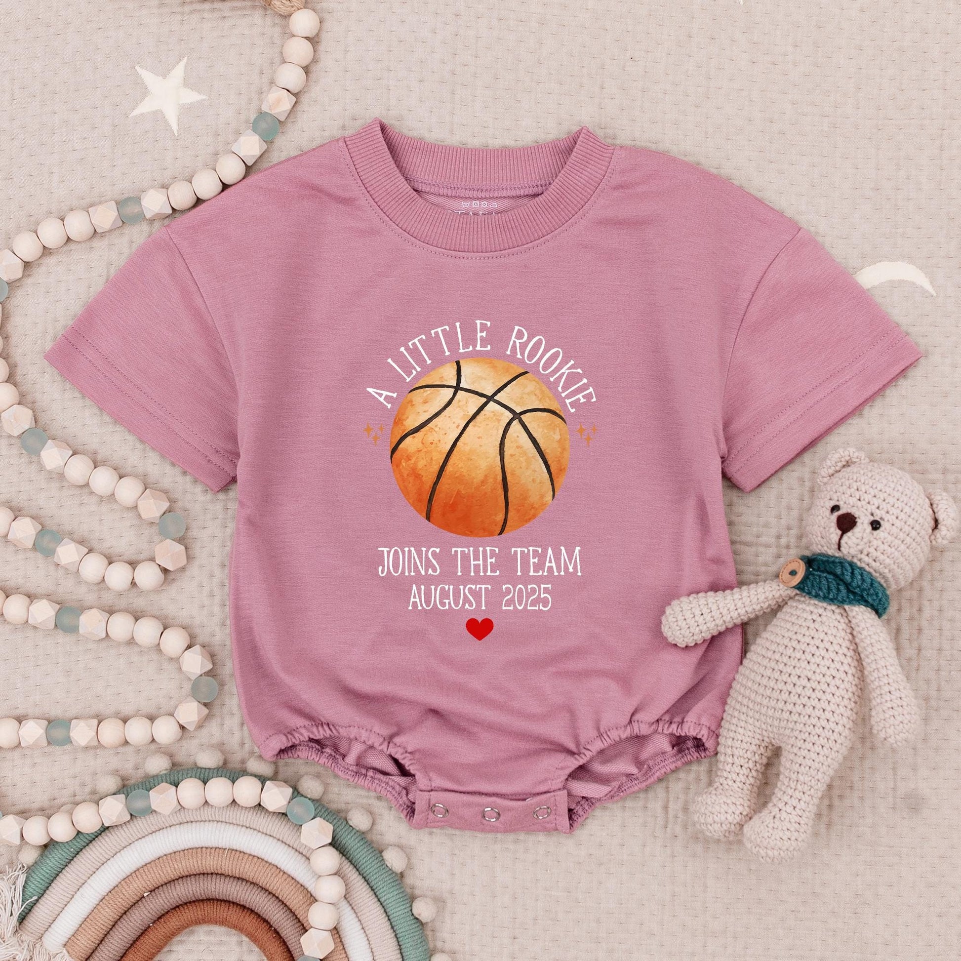 Future Rookie August 2025 Baby Romper, Basketball Pregnancy Announcement Bodysuit, Cute Sports Baby Shower Gift, Little MVP Outfit, Custom Date Reveal